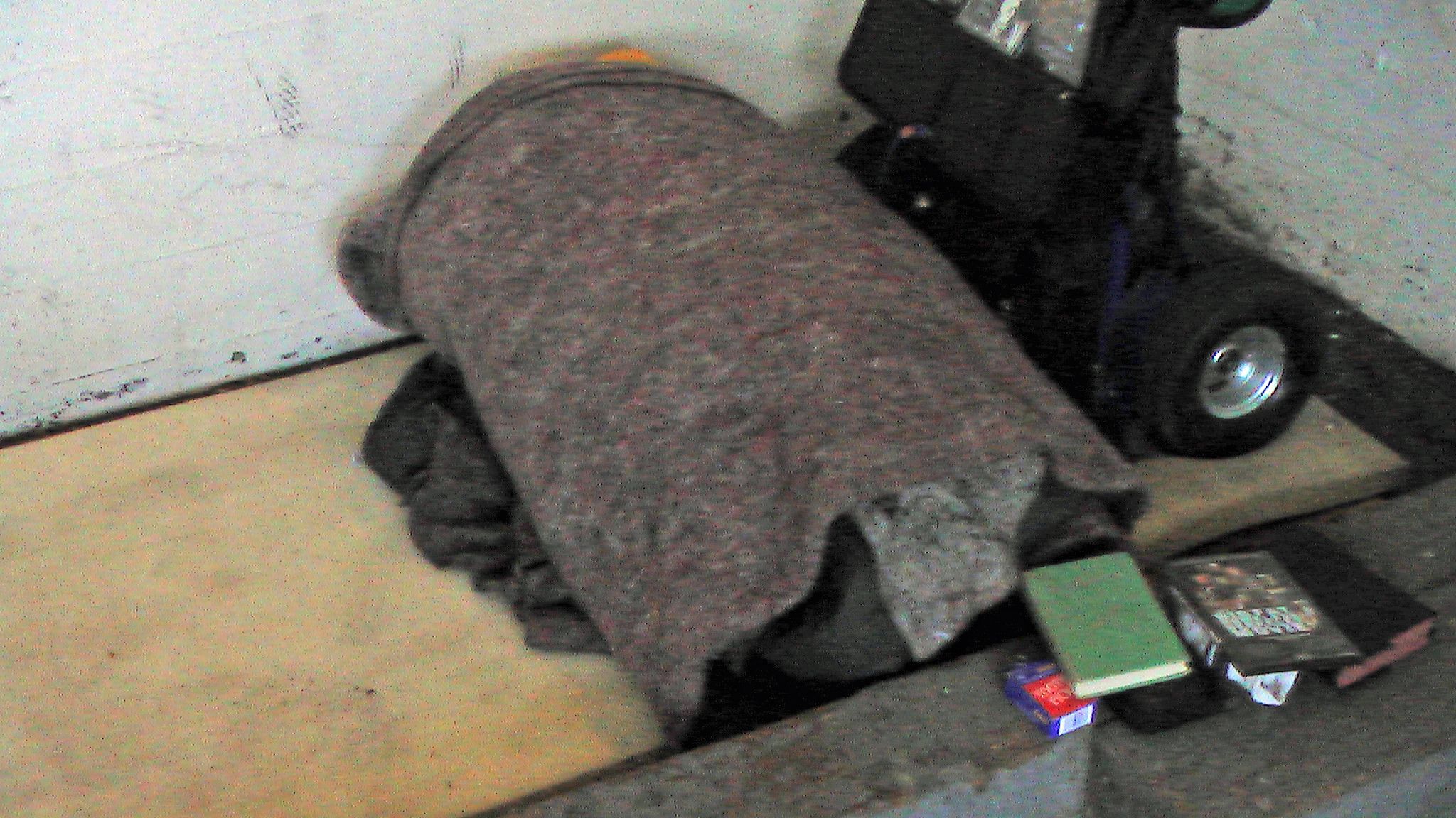 Urban Survival 101 How to Sleep in a Garage 8 Steps (with Pictures