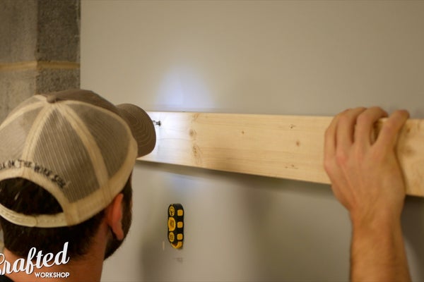 清理你的空間並測量你的牆壁