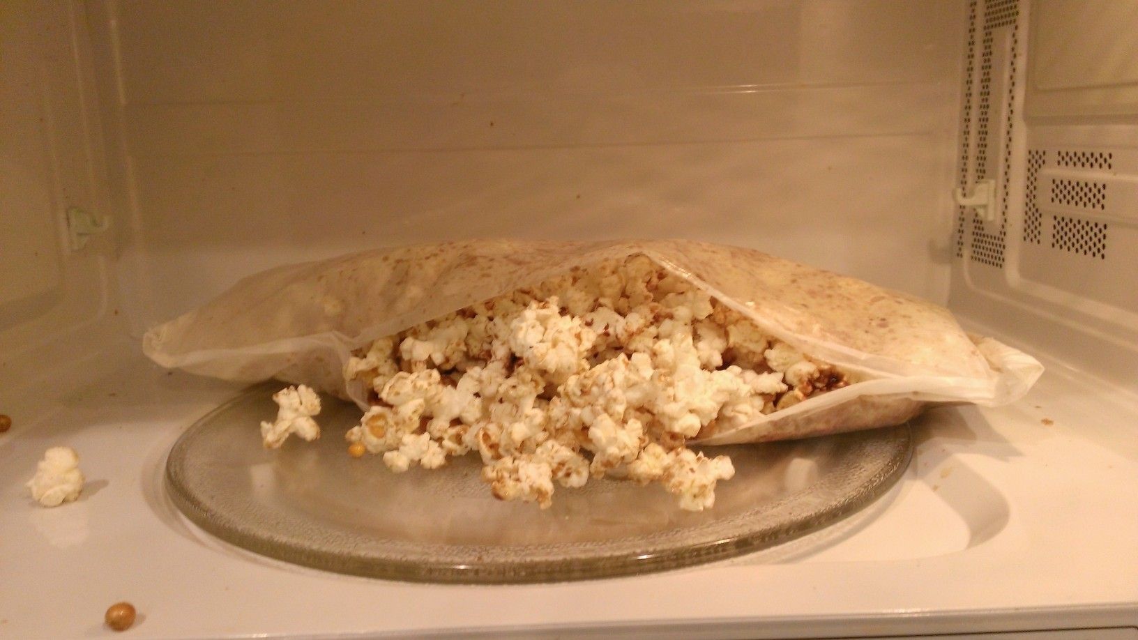 Copycat: Microwave Caramel Corn (Caramazingmel Corn)