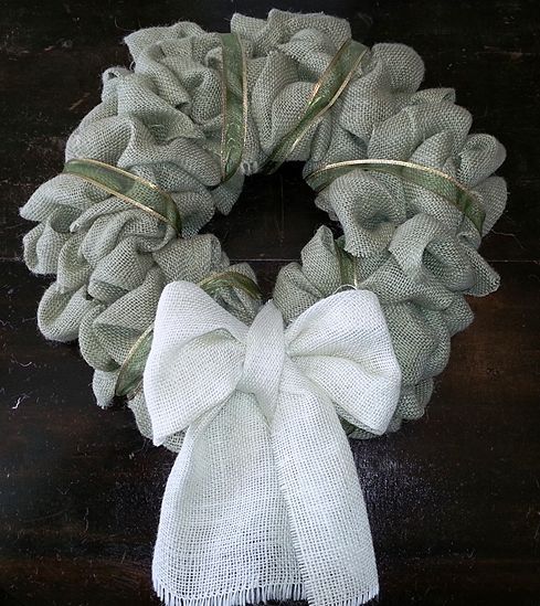 How to Make a Burlap Wreath : 8 Steps (with Pictures) - Instructables