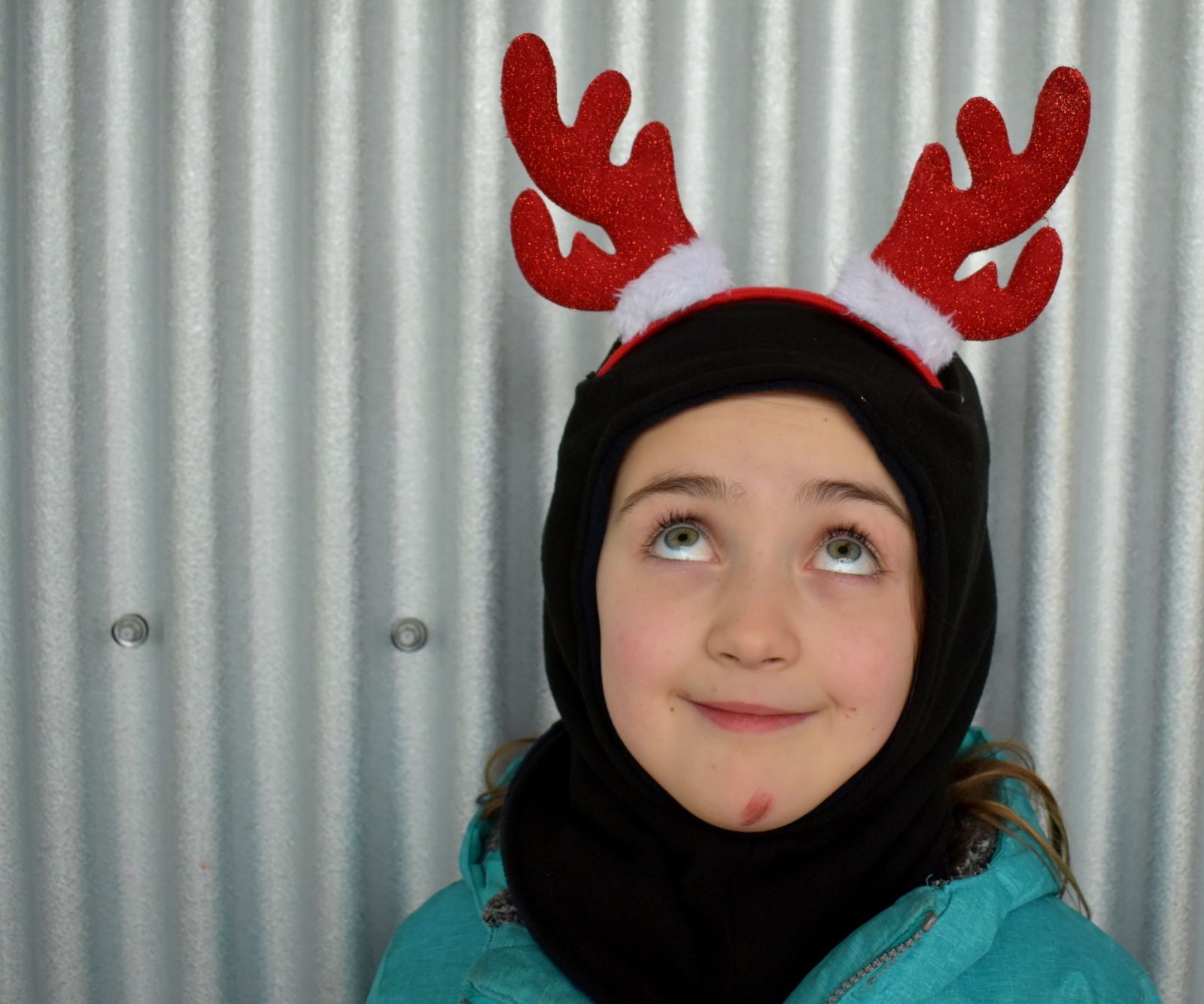 Simple Reversable Hat With Accessories 