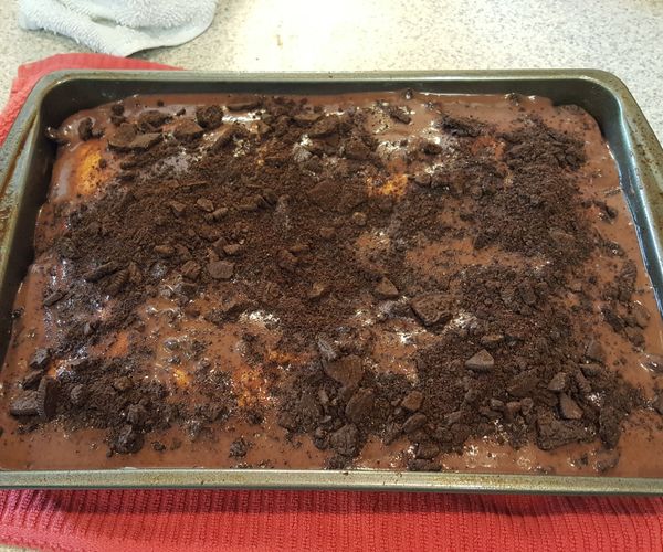 Oreo Poke Cake With Chocolate Pudding