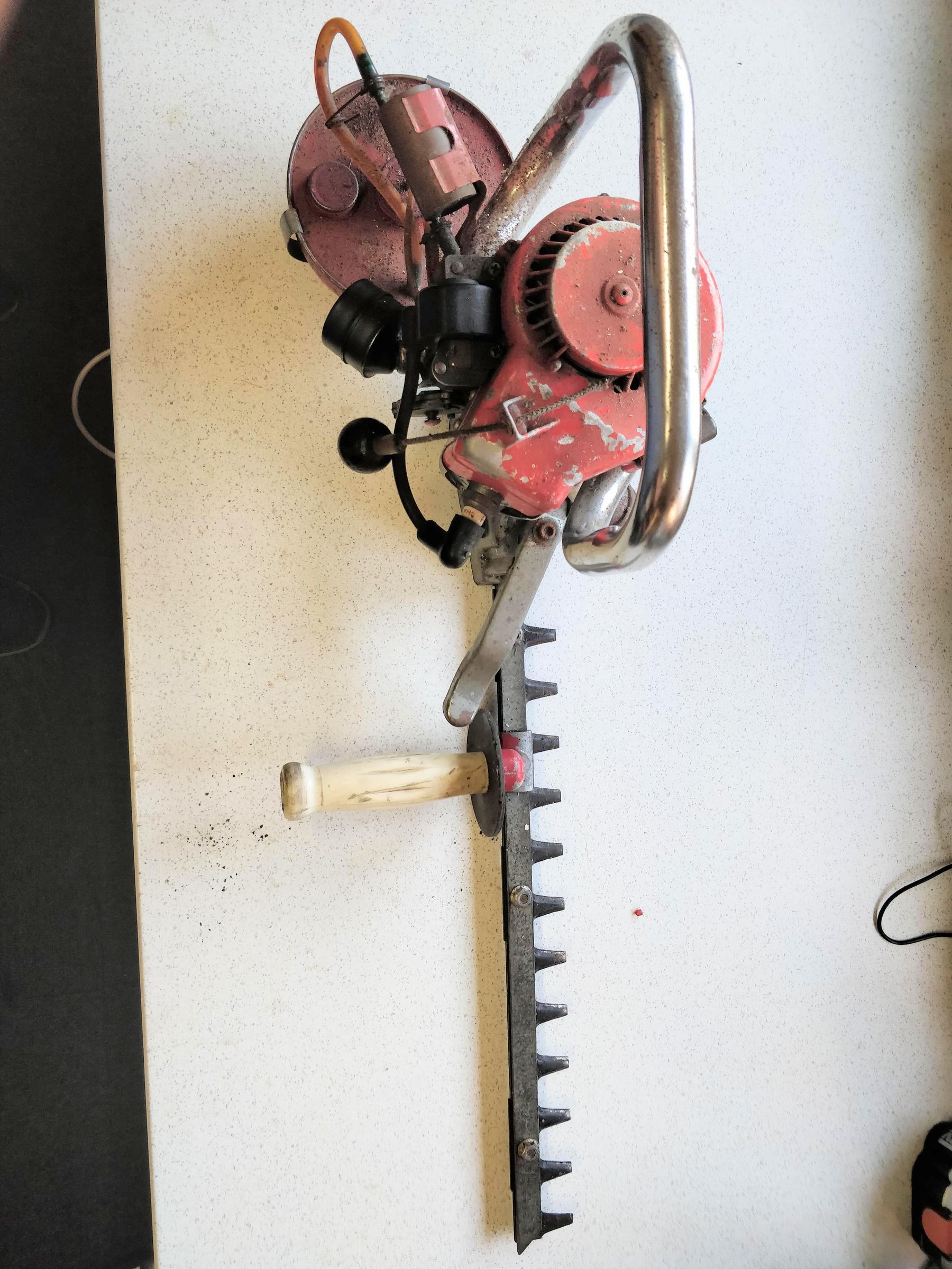 Ohlsson and Rice Little Wonder Hedge Trimmer 4 Steps Instructables