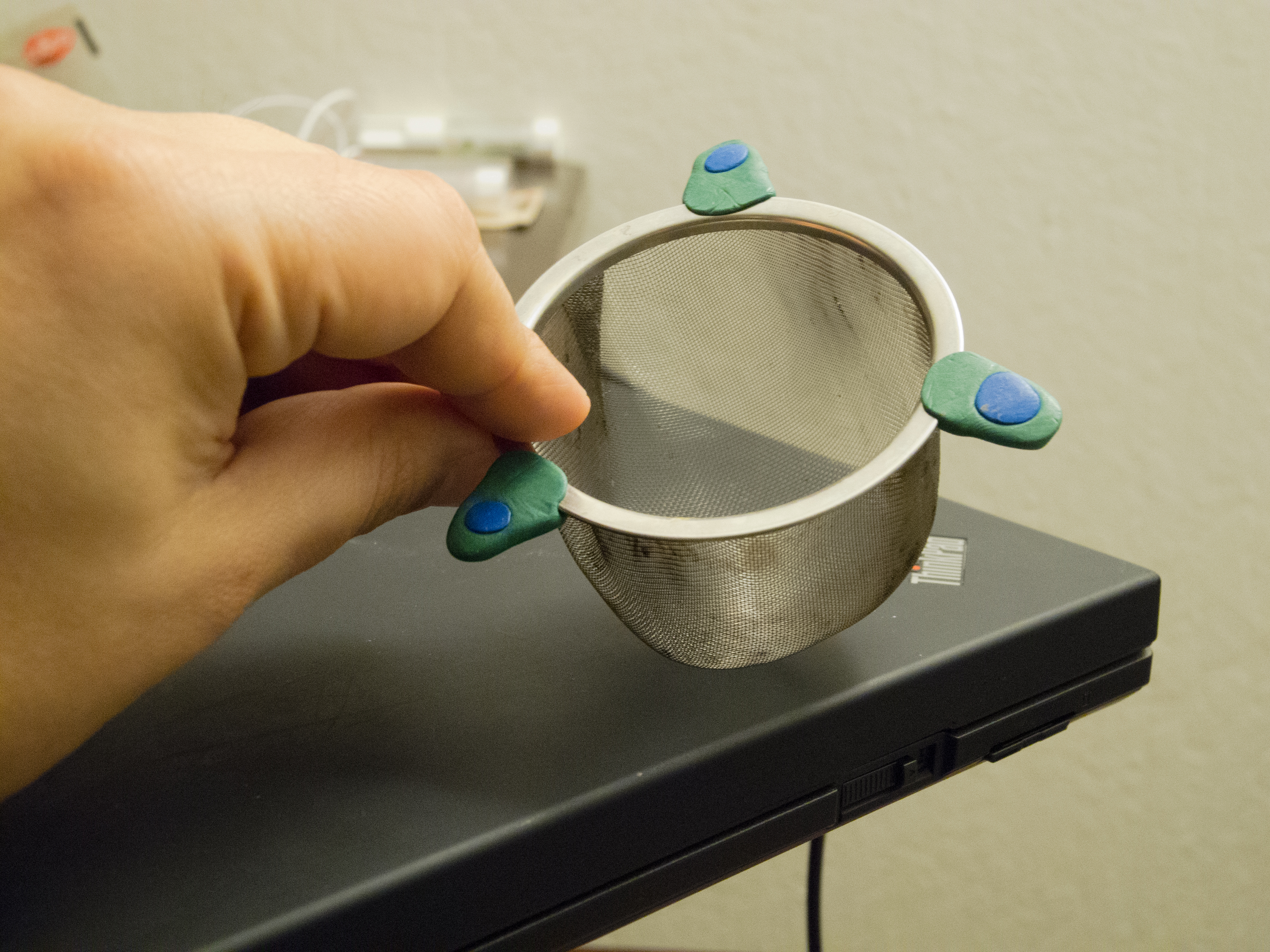 Make a universal-fit tea basket