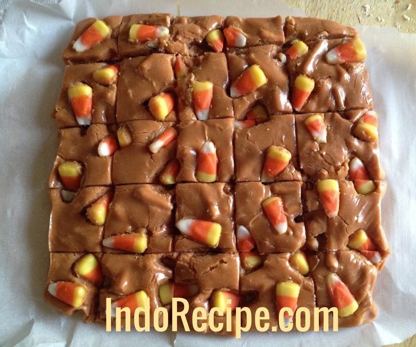 Candy Corn and Pretzels Fudge