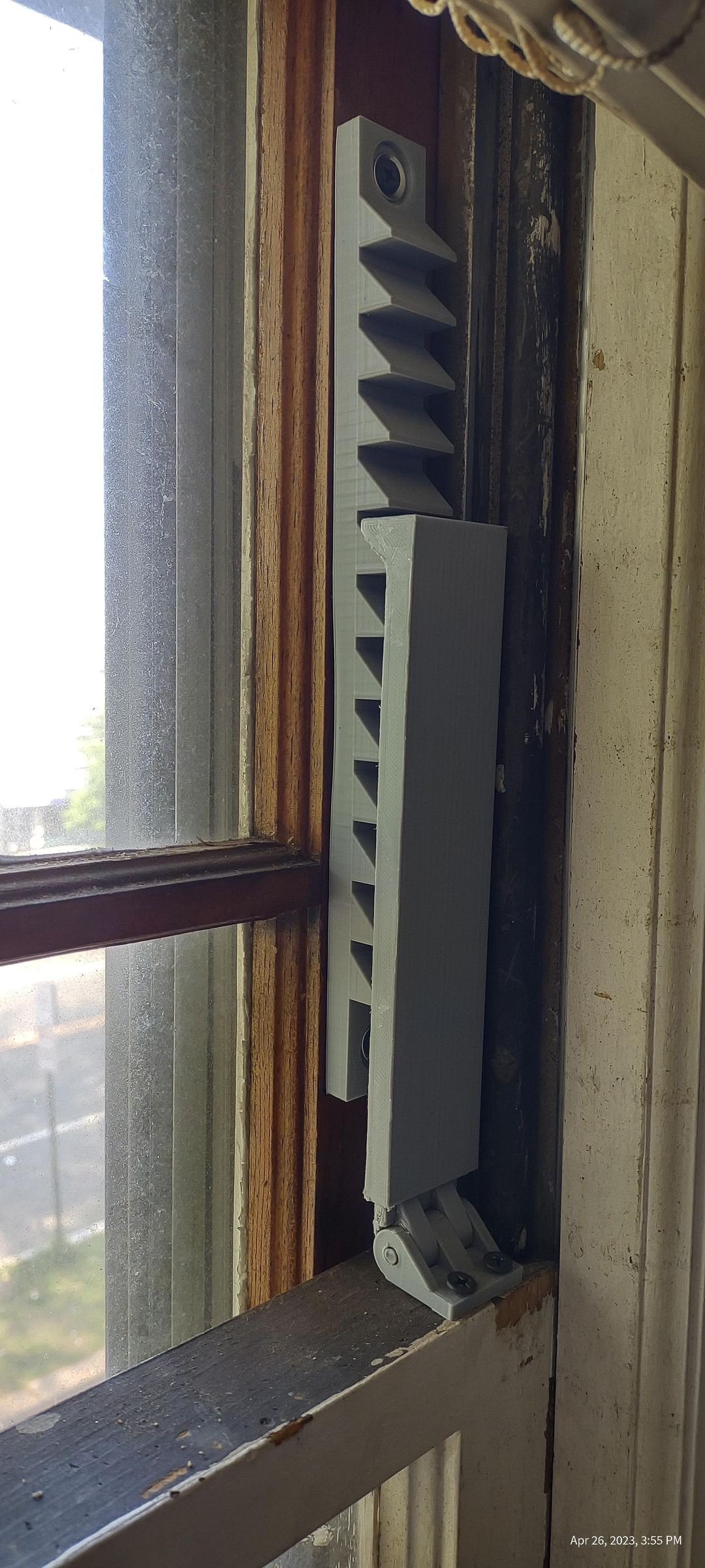 Air Conditioner Auto-Locking Window Guard : 6 Steps - Instructables