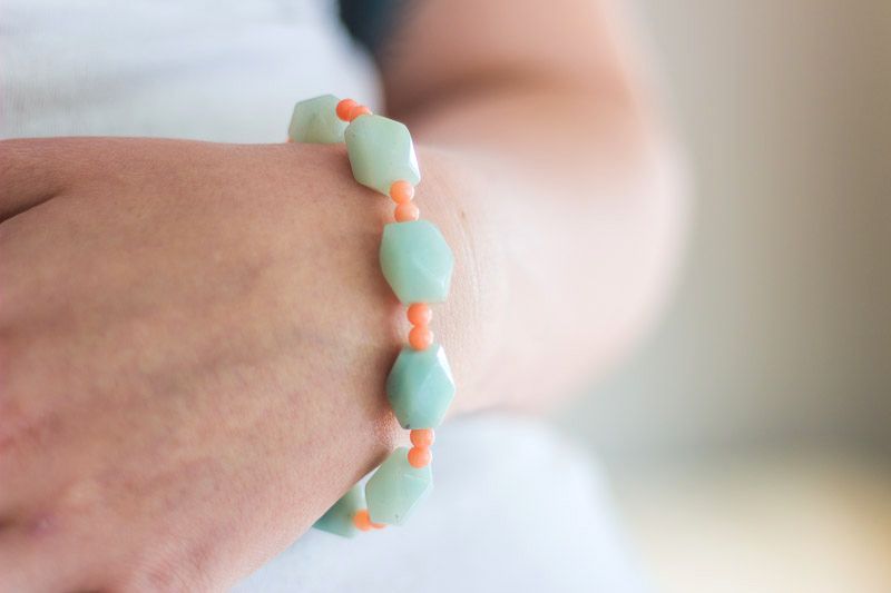 How to Make a Glass Bead Bracelet With Enchanting Spring Pattern