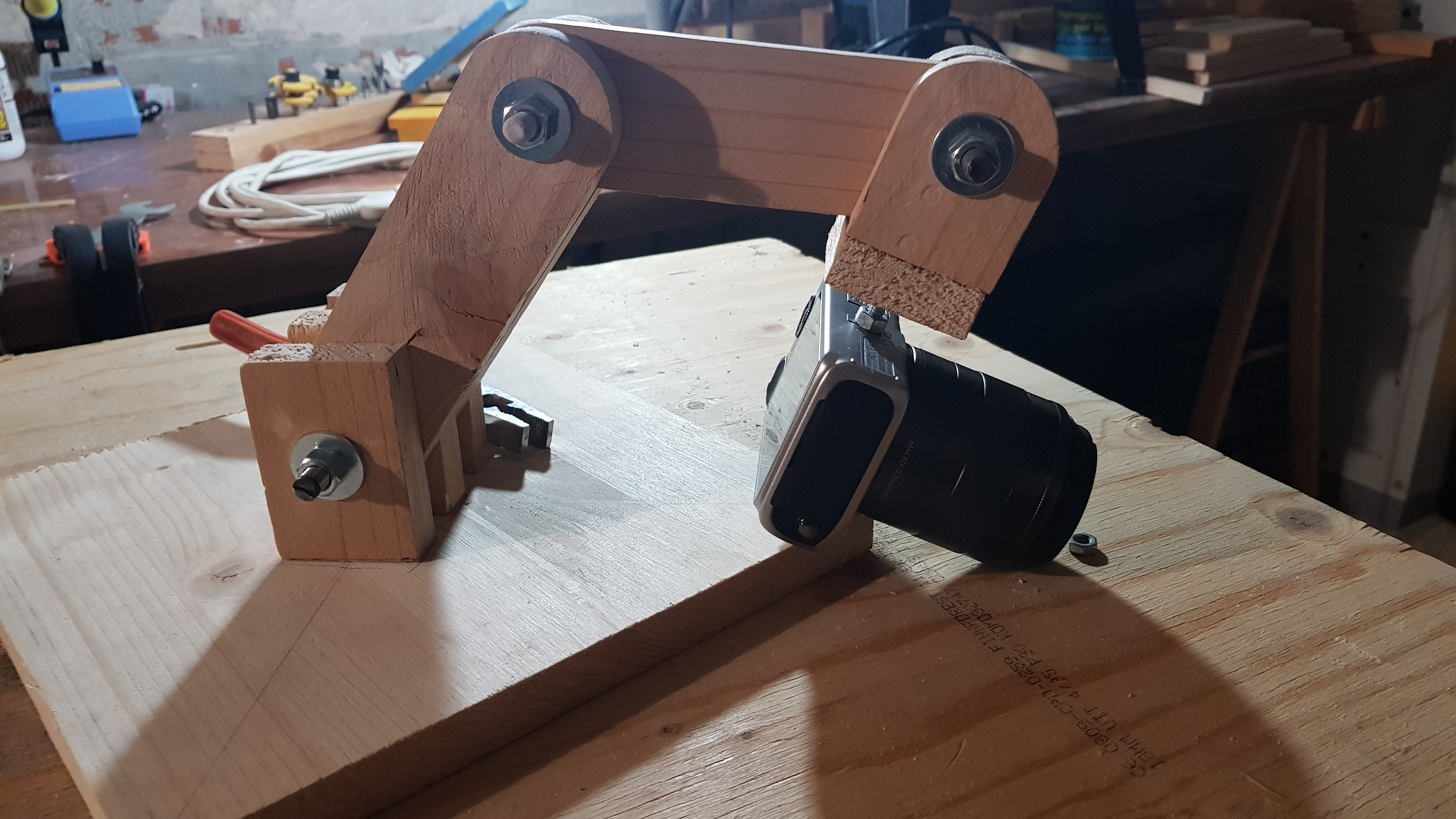 Cheap Wooden Cam Holder 4 Steps Instructables