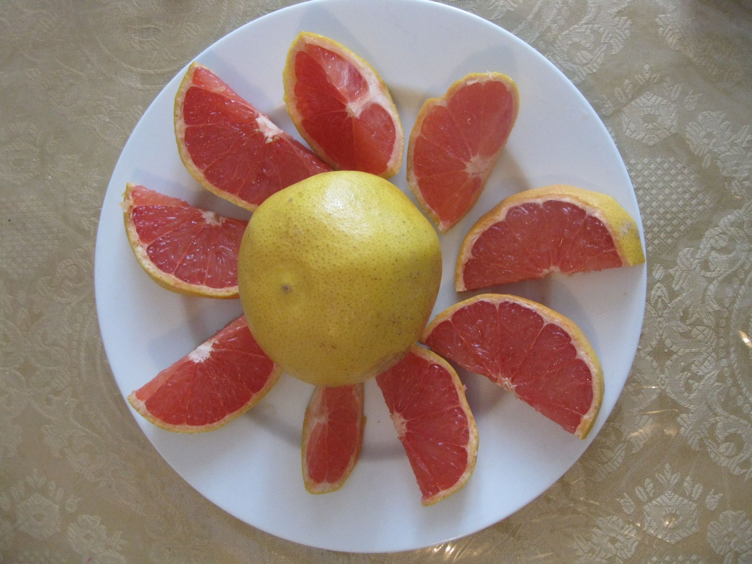 Clean and Easy Grapefruit Preparation