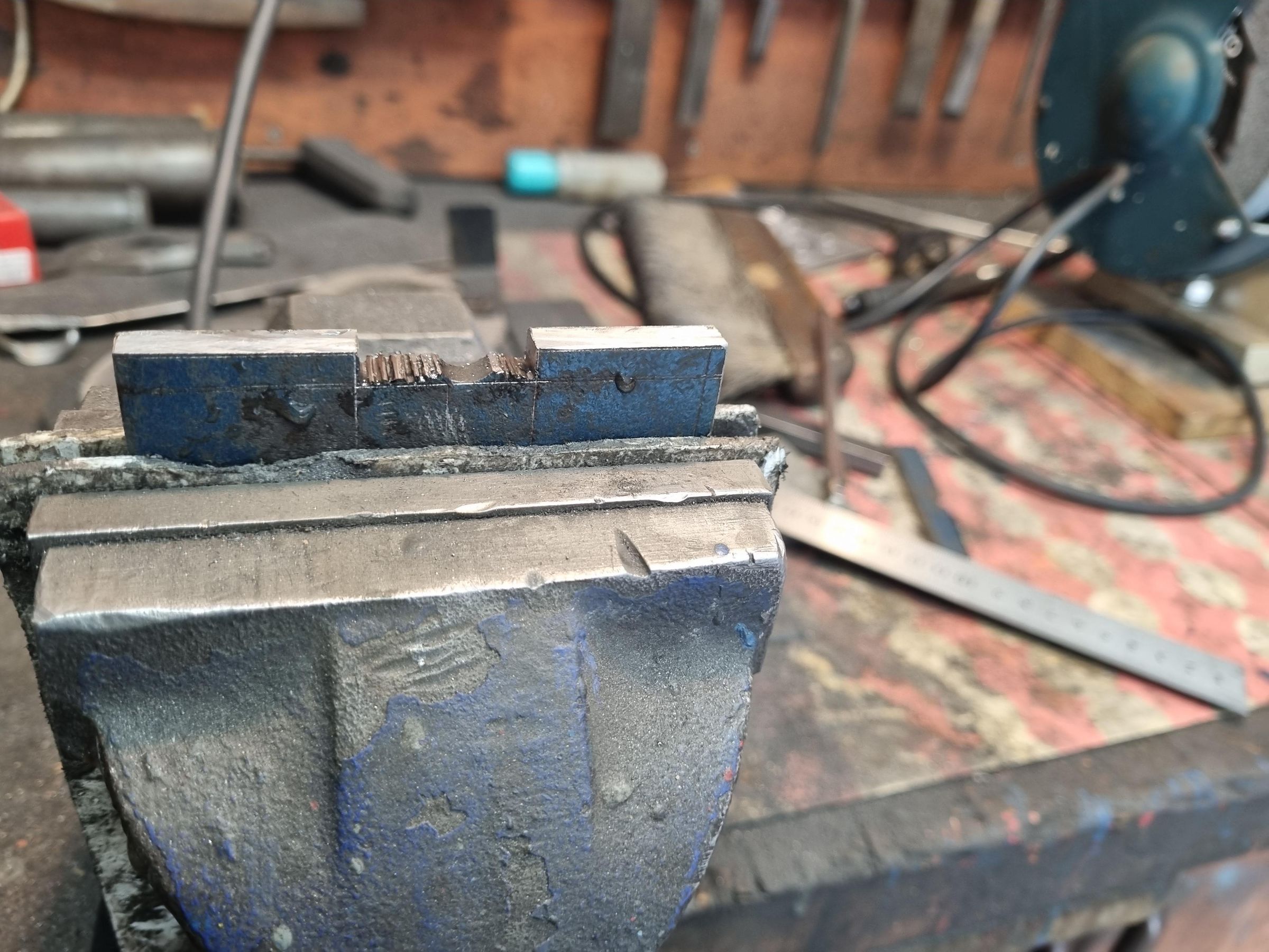 Scrap Metal Grinder Tool Rest : 7 Steps (with Pictures) - Instructables