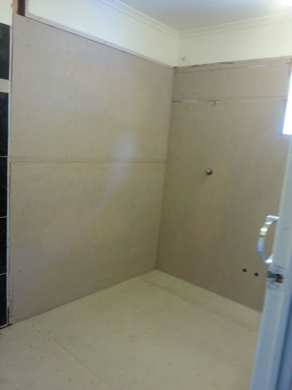 WALL AND ROOF FIXING