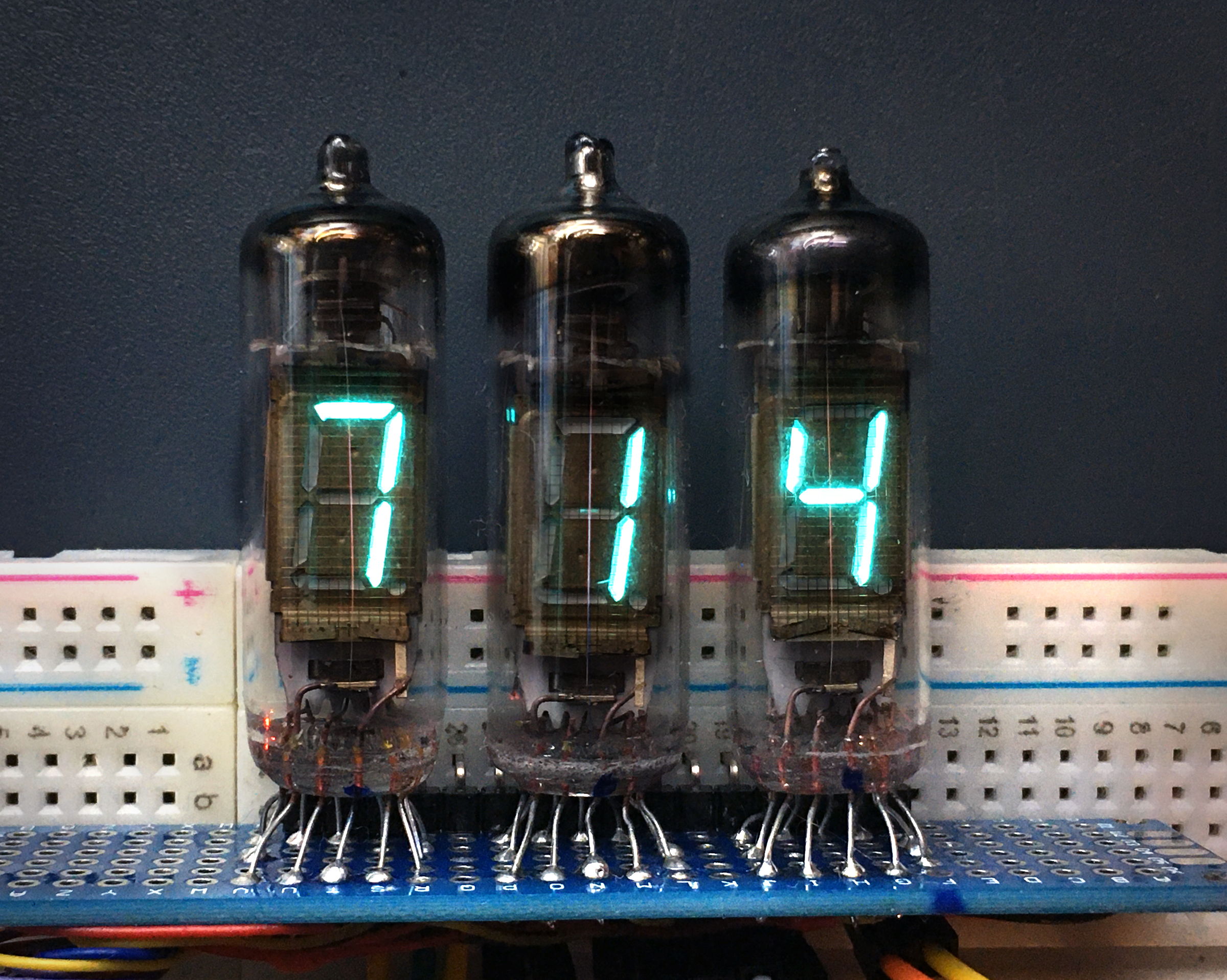Driving VFD Tubes With an Arduino Nano