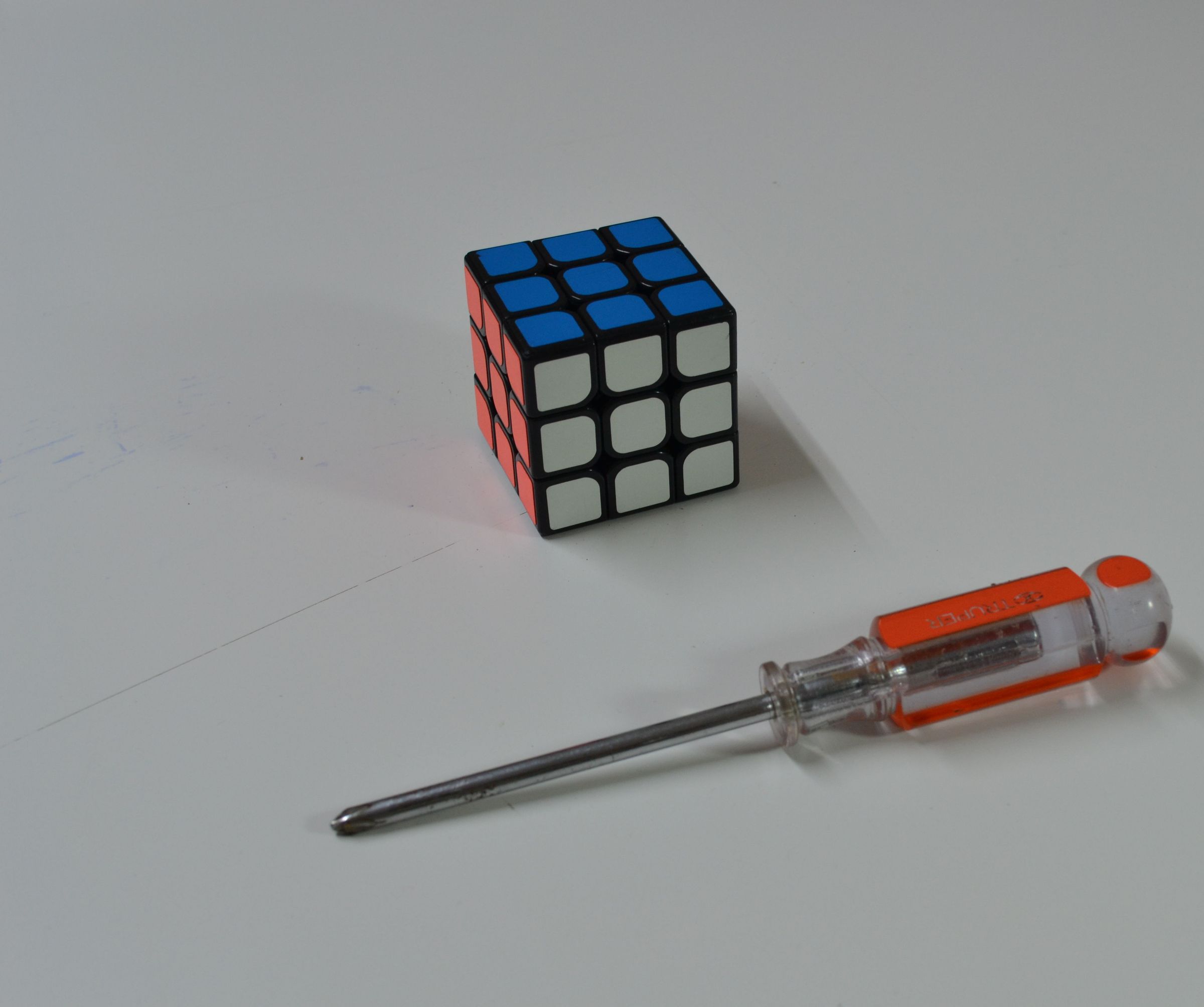 Como Apretar Los Tornillos De Tu Cubo Rubik