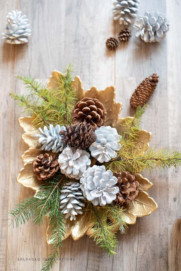 Simple and Easy Christmas Pinecones