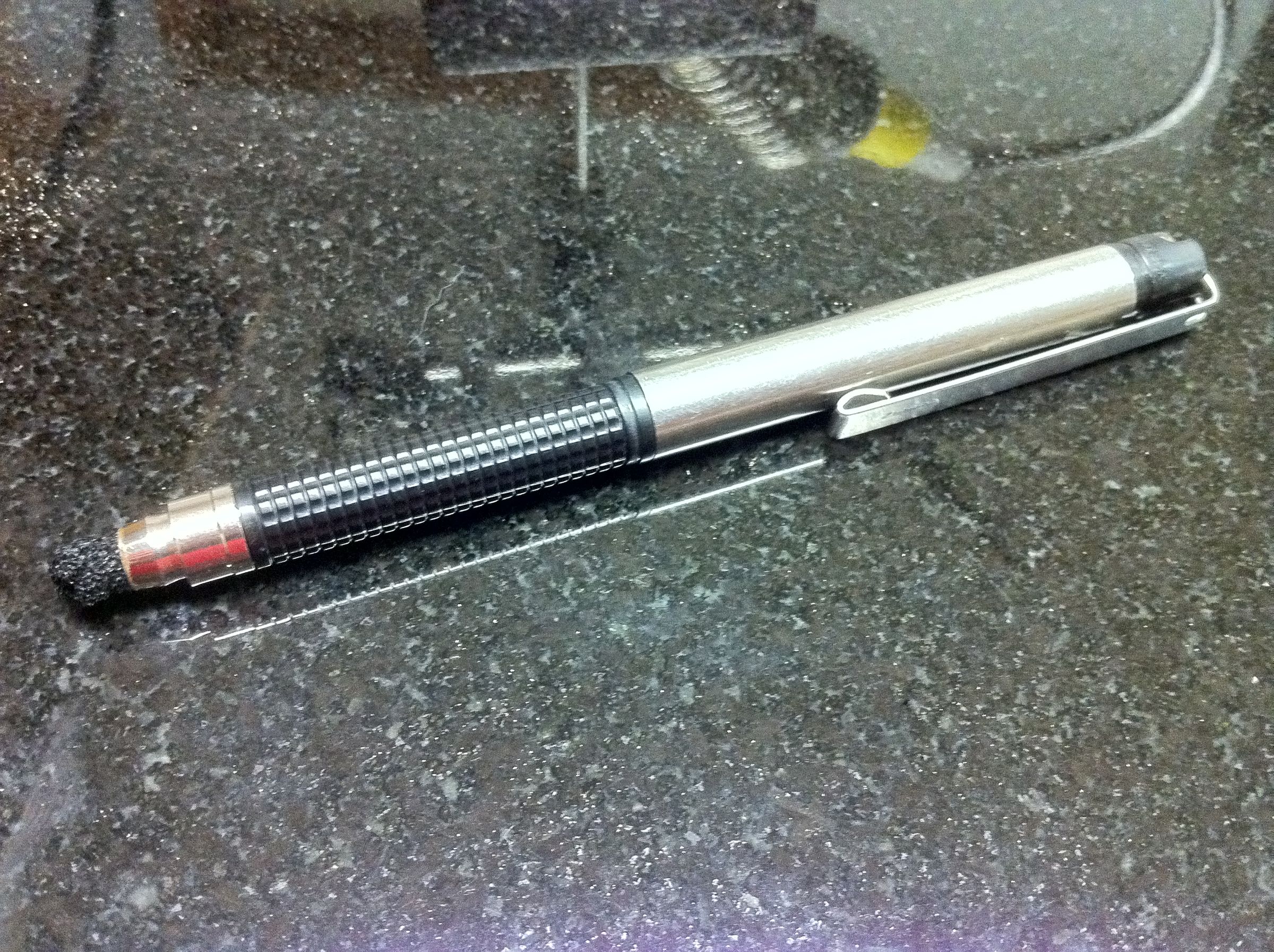 Compact IPhone/ IPad Stylus