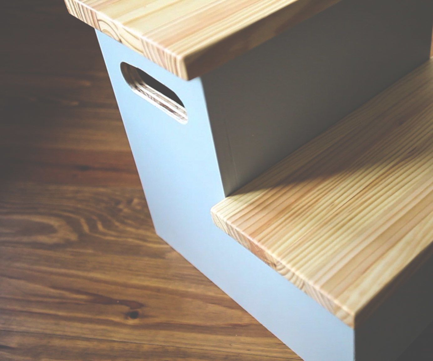 DIY MODERN STEP STOOL