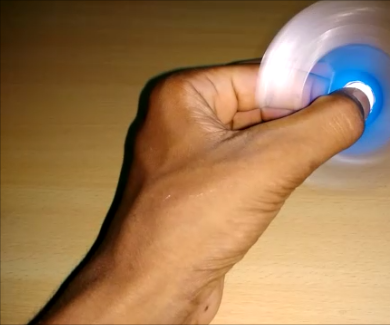 HOW TO MAKE FIDGET SPINNER UNDER 1$ WITH NO BALL BEARINGS