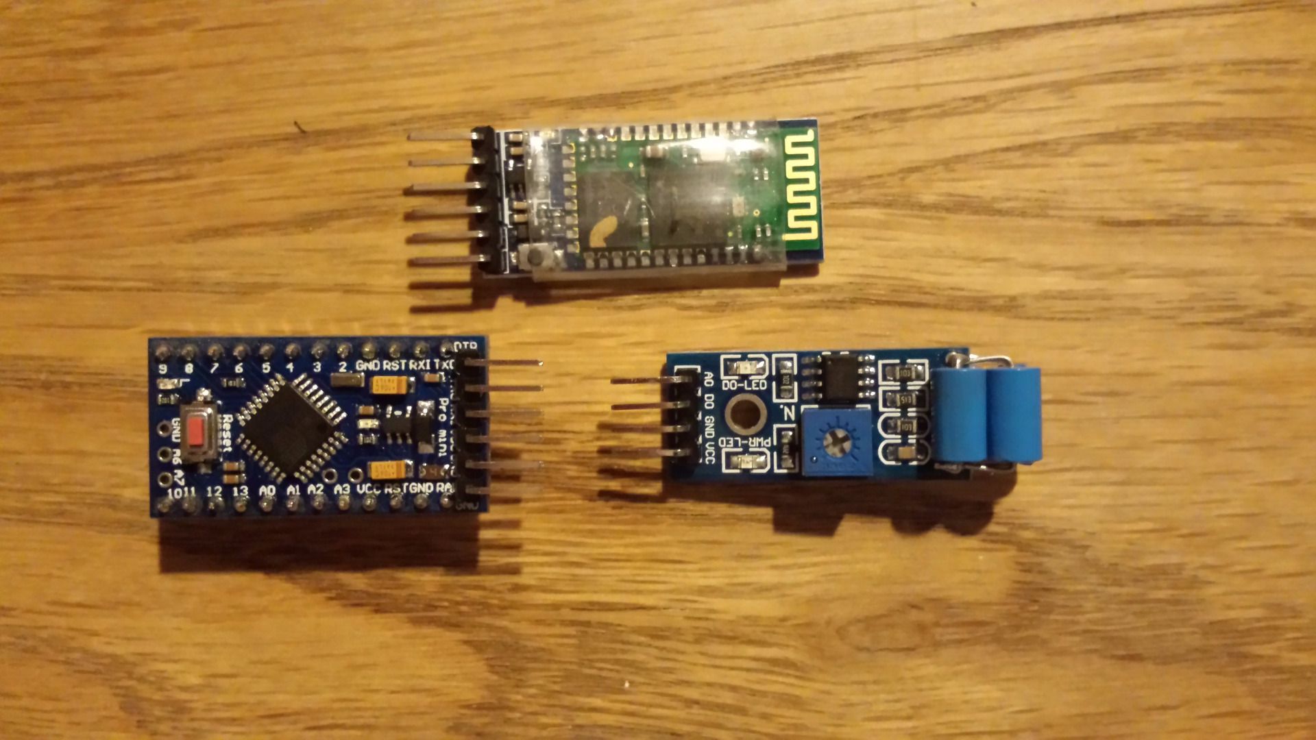 Interactive Cloth Rack (using Raspberry Pi, Arduino Pro Mini and ...