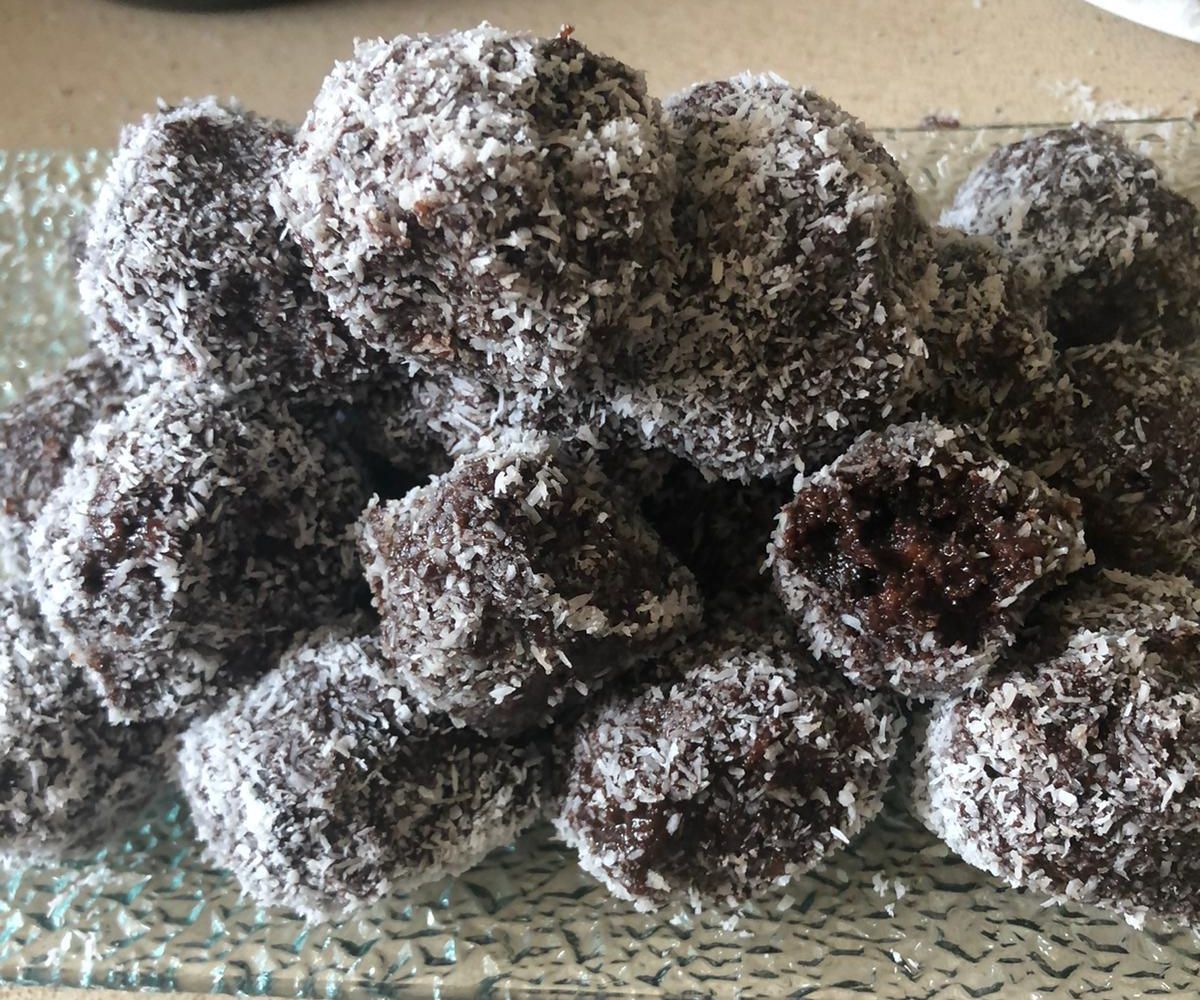 Chocolate Balls With Oreo and Lotus