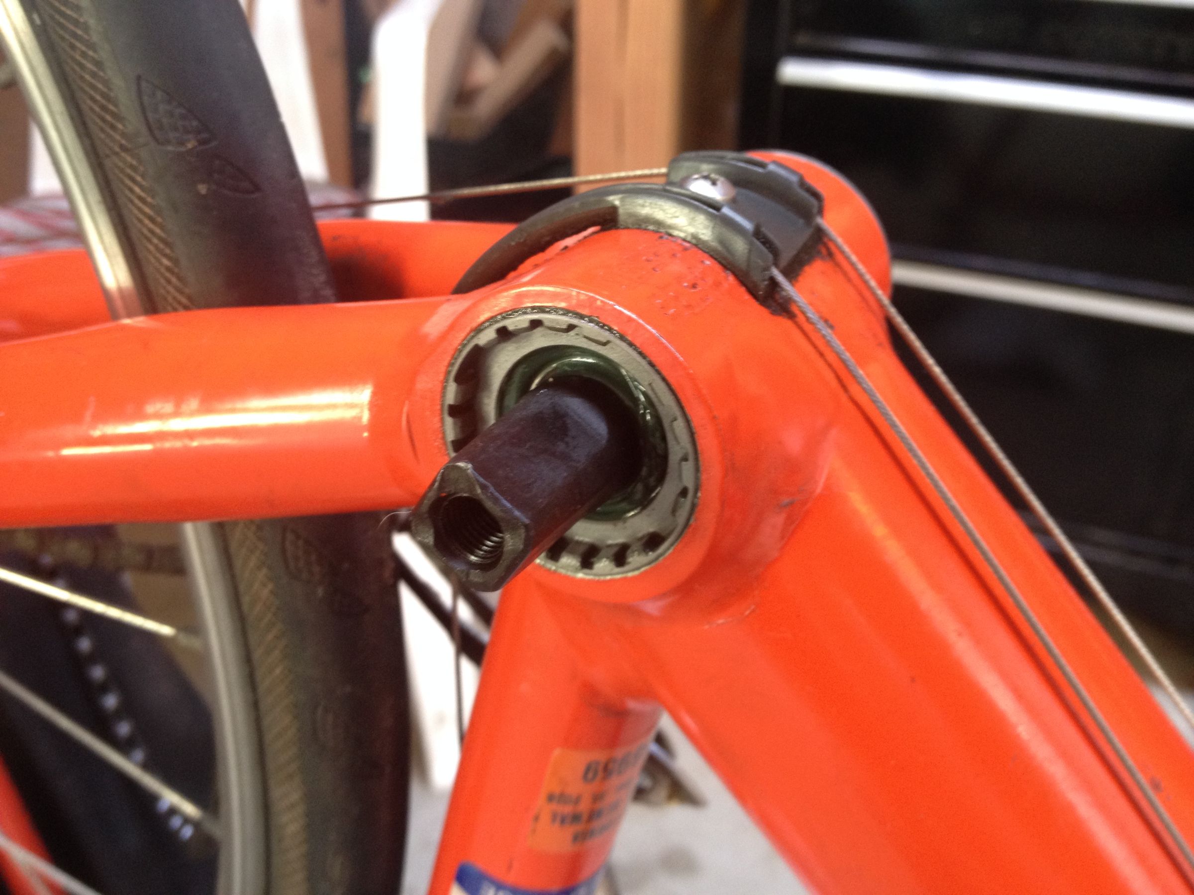 Installing Road Bicycle Bottom Bracket 4 Steps (with Pictures
