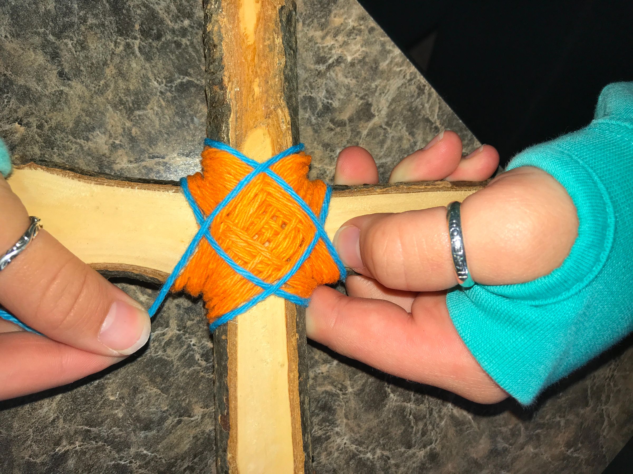How to Make an Ojo De Dios (God's Eye) : 11 Steps - Instructables