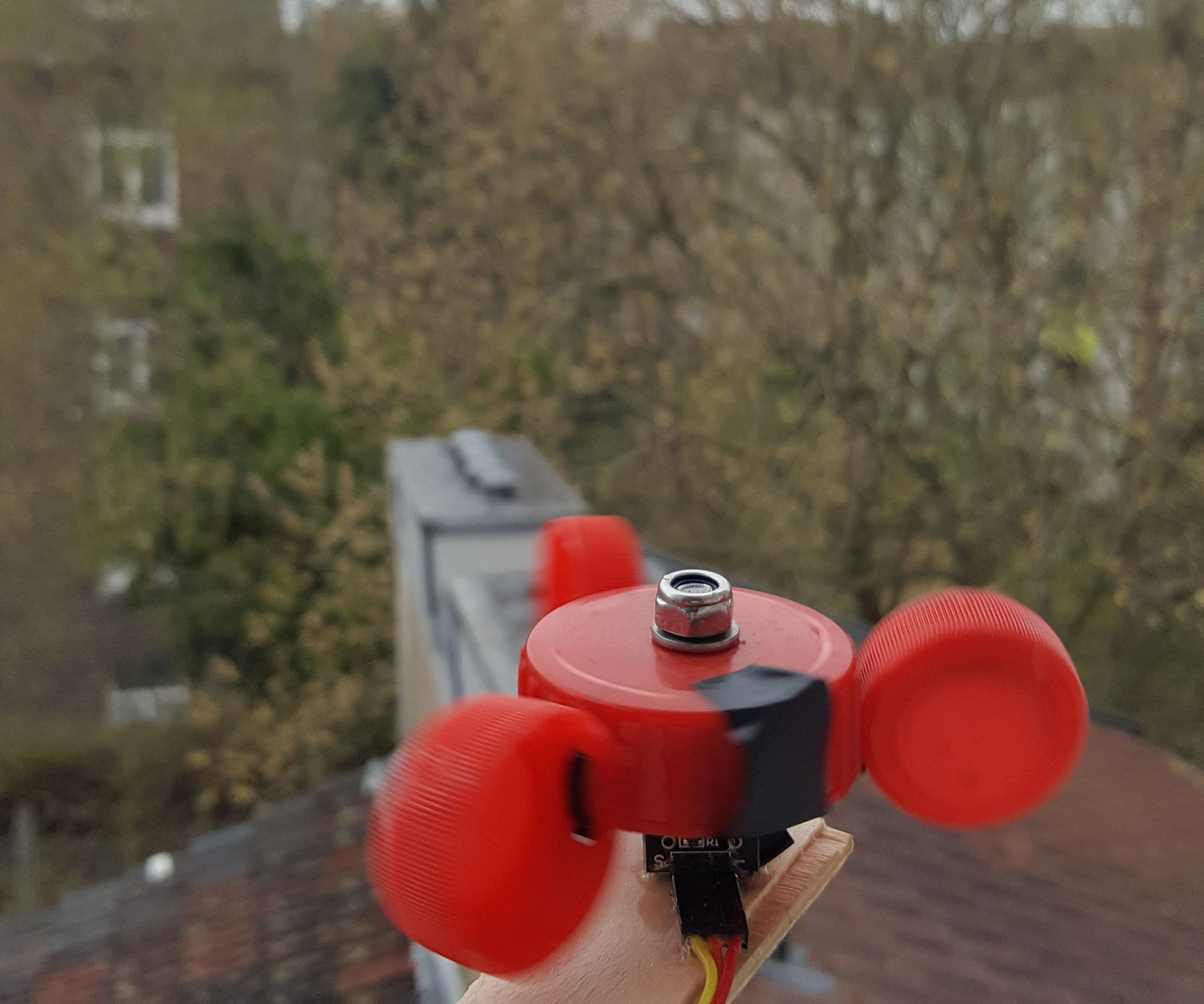 Worlds Simplest Anemometer : 3 Steps - Instructables