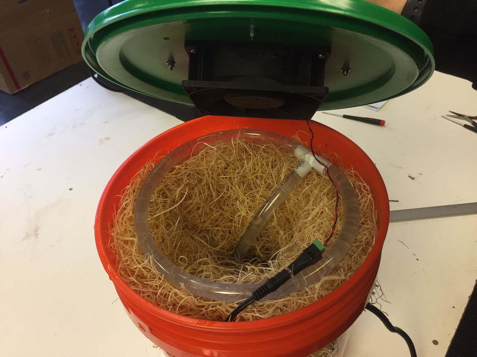 Arobodude's DIY Burning Man Evaporative AC Swamp Cooler 8 Steps (with