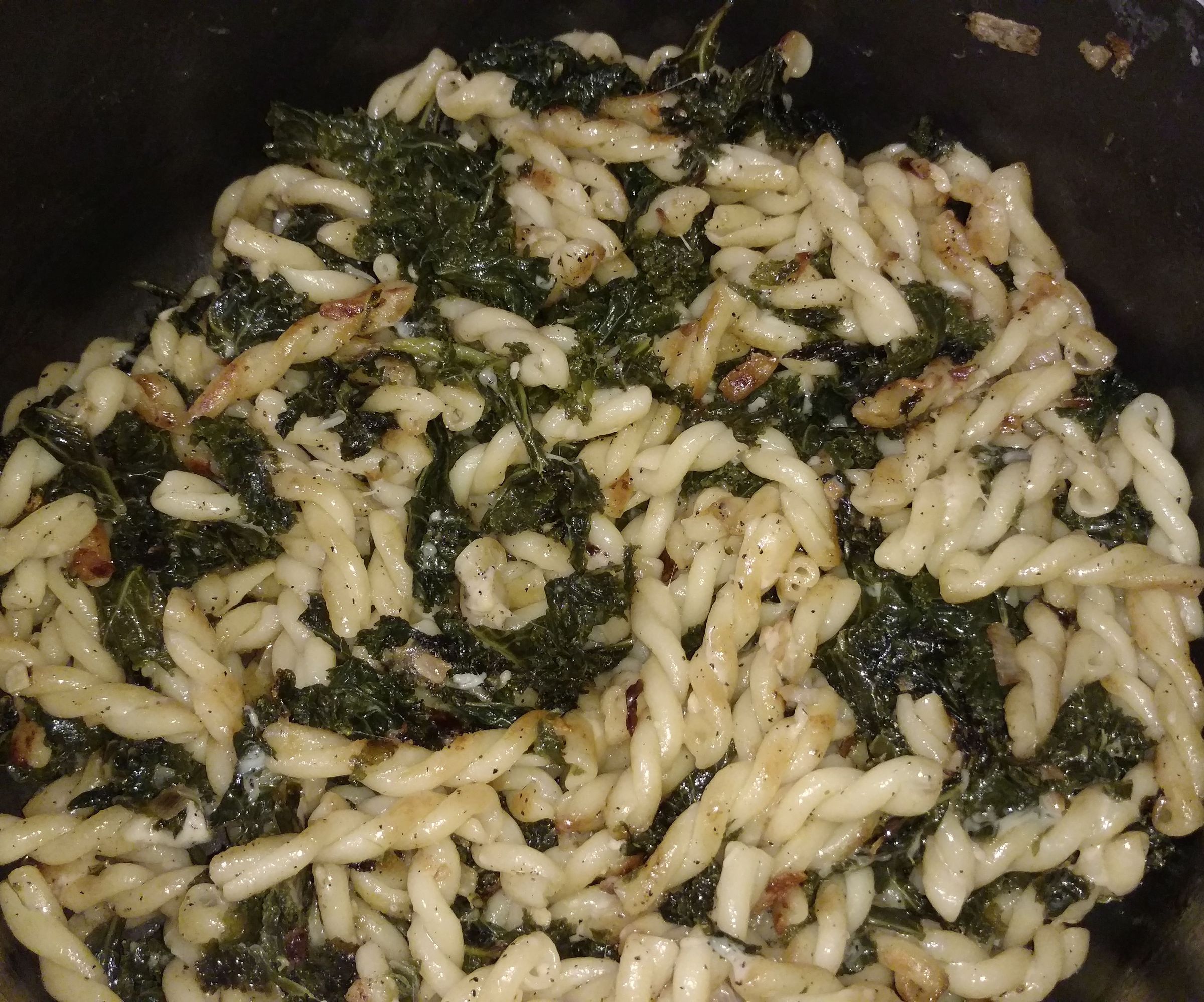Crispy Kale and Pasta ​(aka How to Make Your Hubby Like Kale)