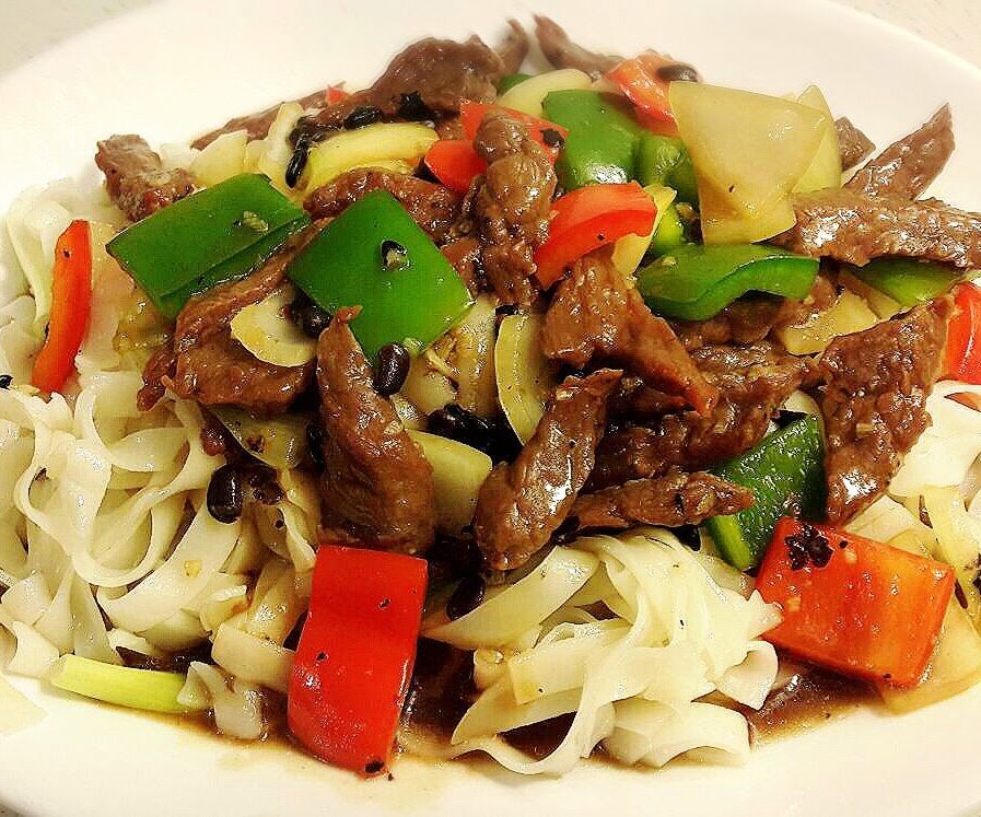 Rice Noodle With Beef & Black Bean Sauce 