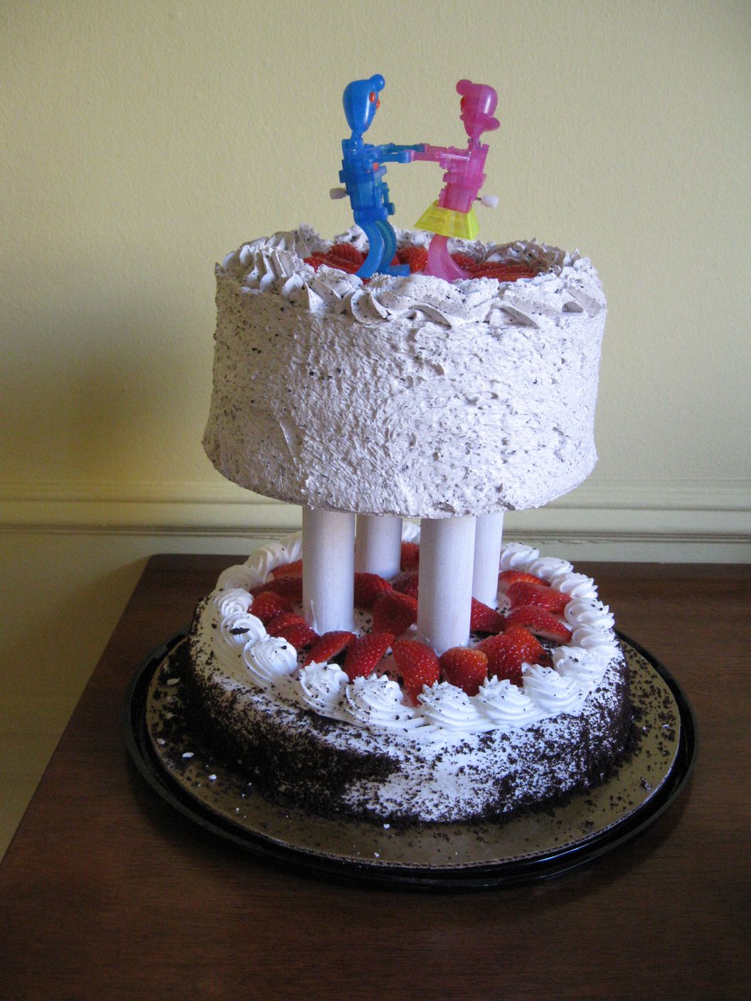 How to Make a Two-Tiered Cake