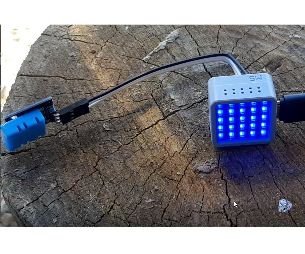 Display Temperature Alert Using ATOM Matrix ESP32 and DHT11 Sensor