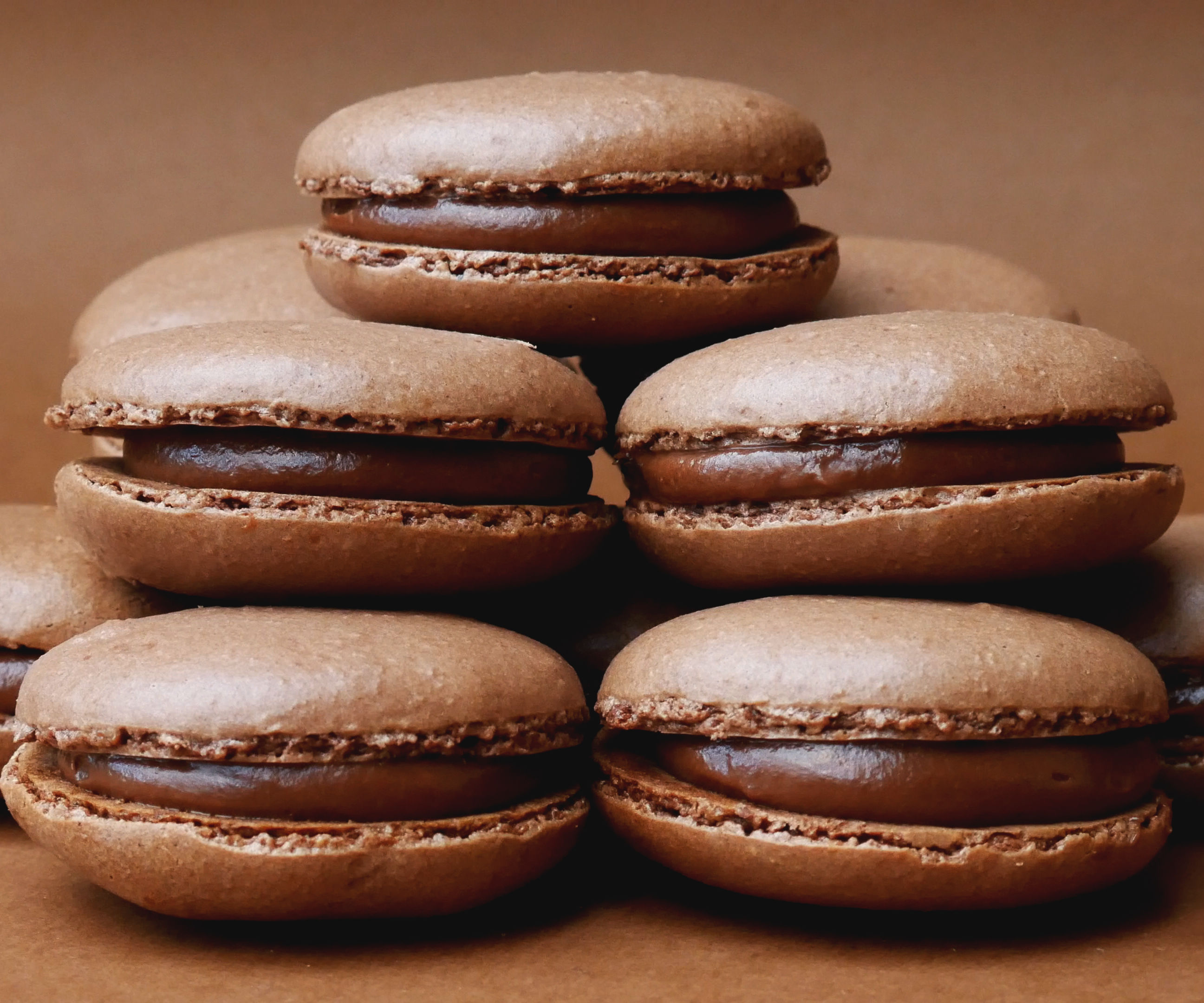 Nutella Macarons (Chocolate Hazelnut French Macarons) 