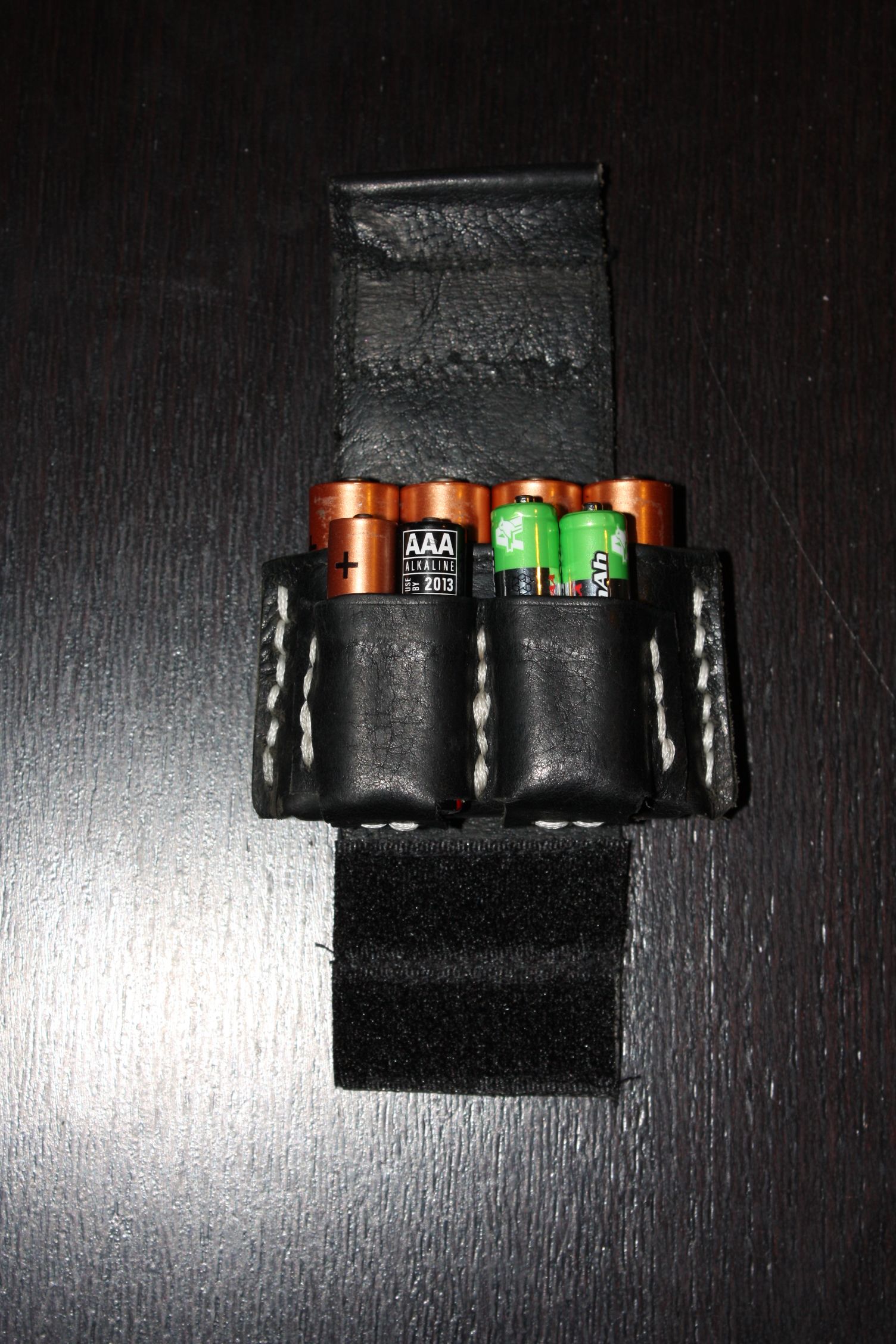 [edit] BELT BATTERY HOLDER FROM OLD LEATHER WALLET