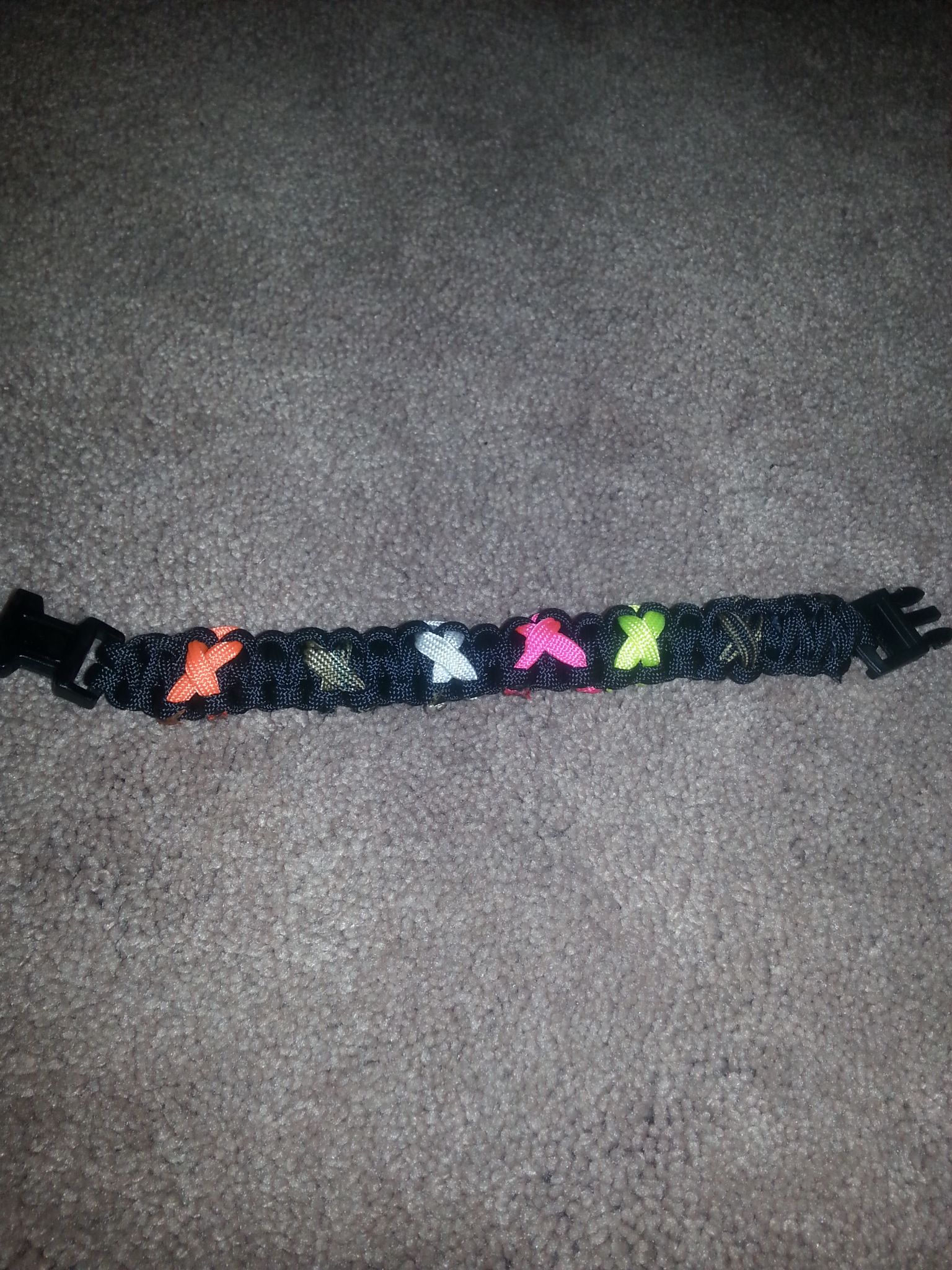  Add an Awareness Ribbon to a Paracord Bracelet