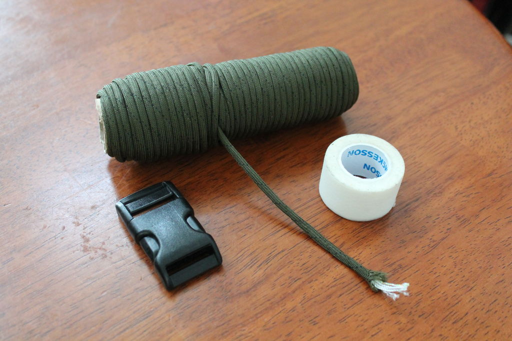 Multi use tactical belt with bracelet