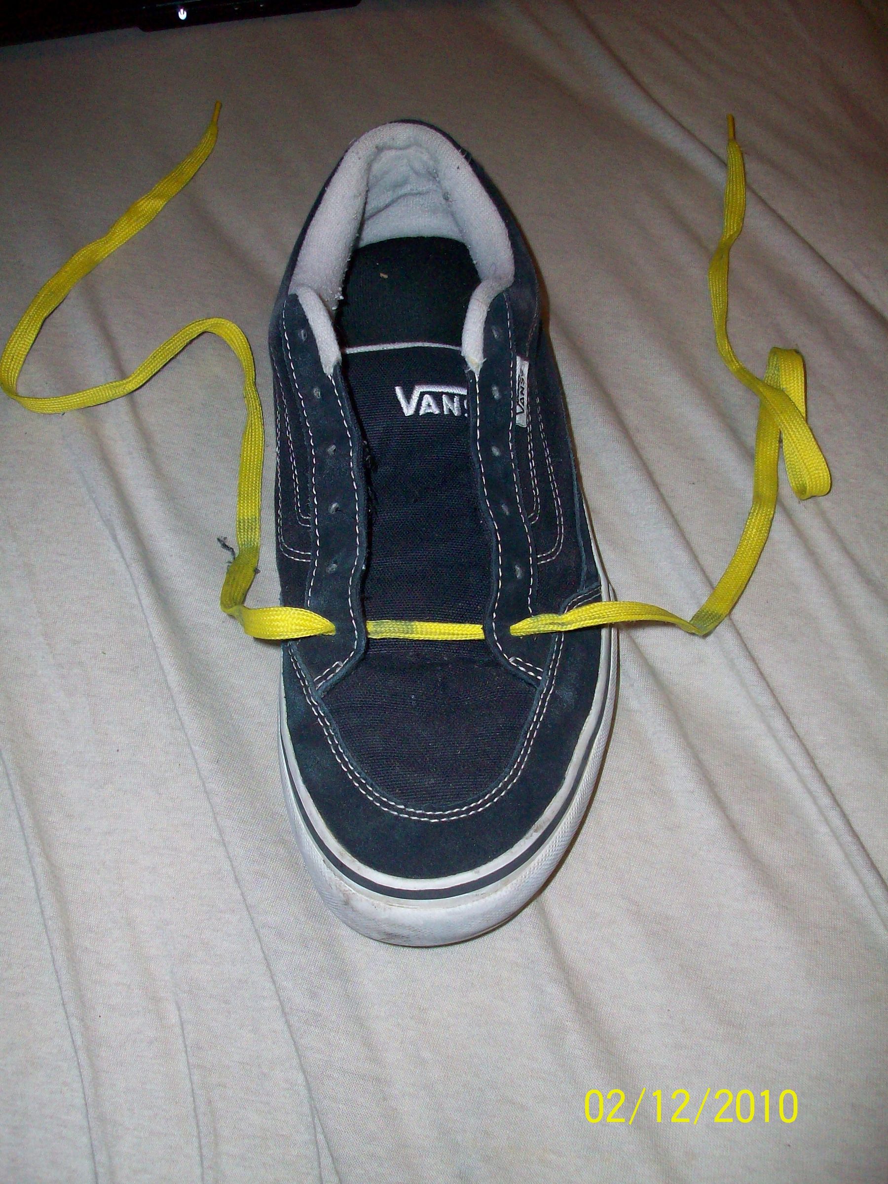 Reuse Bike Inner Tubes for Shoelaces (and Bonus Lacing Idea) 11
