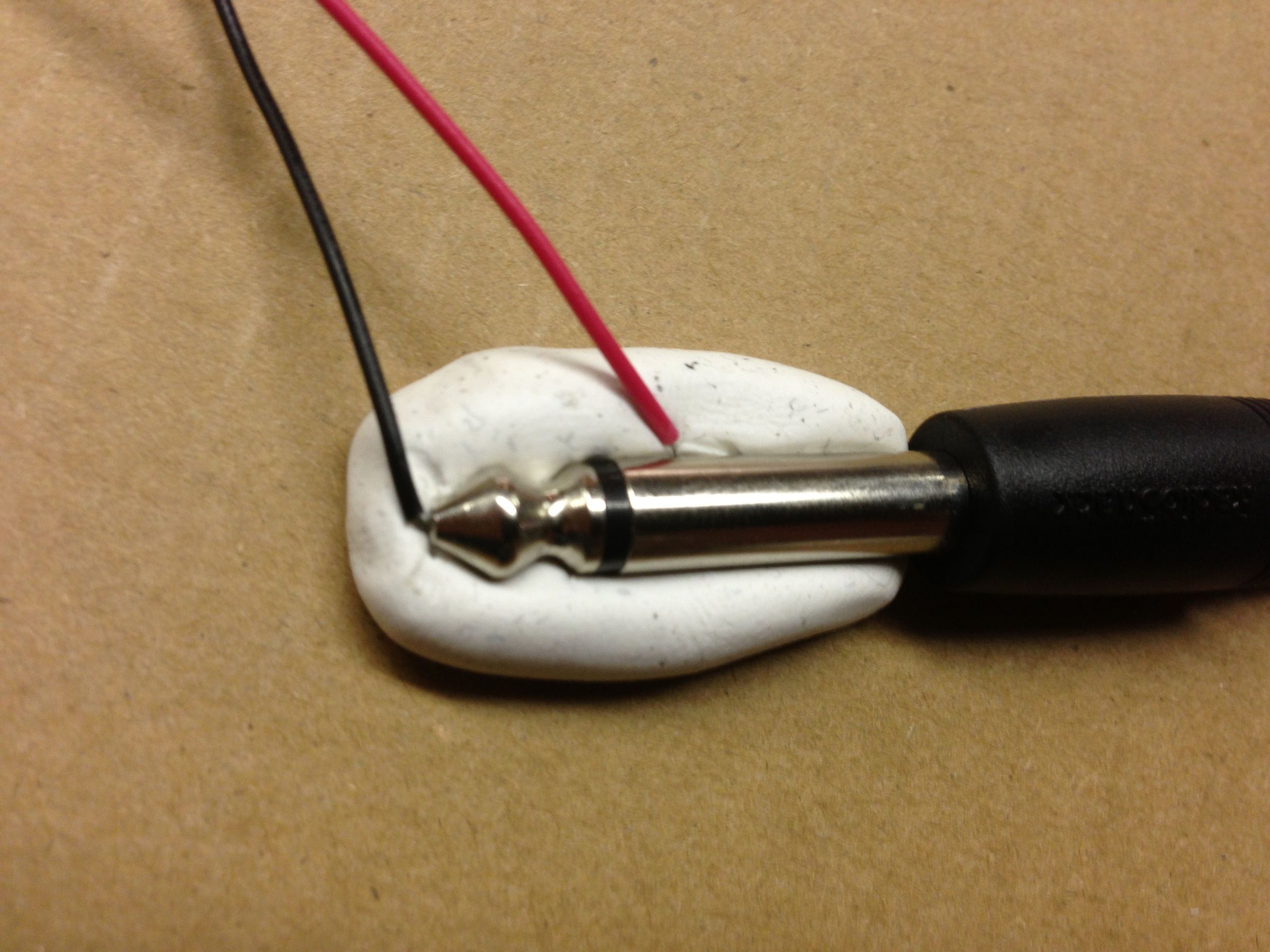 Sugru Emergency RCA Jack