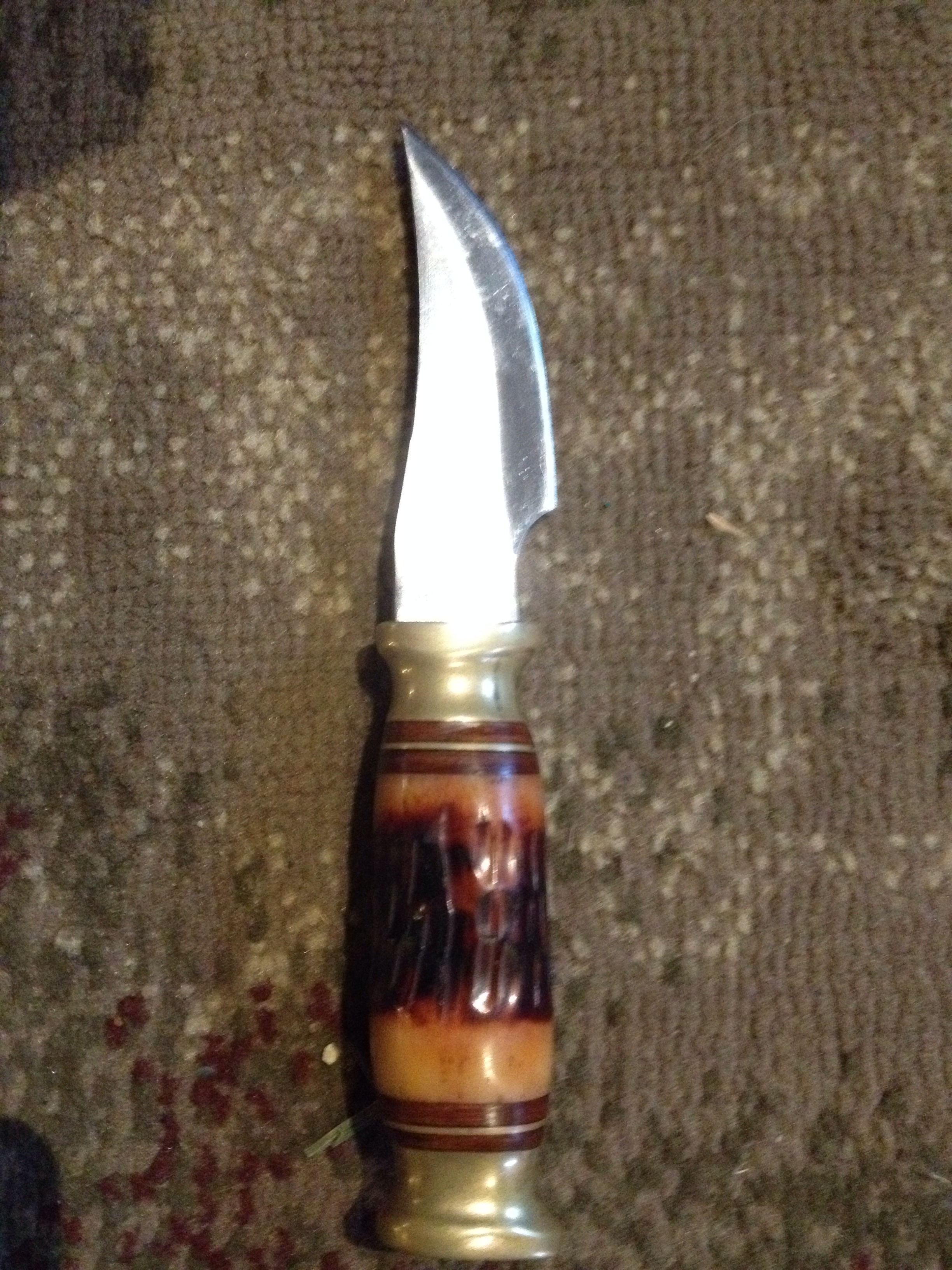 How to Throw a Hunting Knife