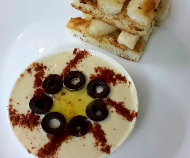 Classic Creamy Hummus