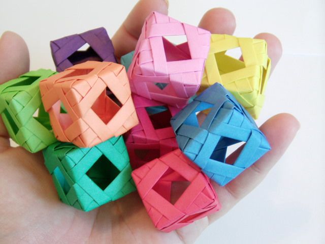 Diamond Window Cube (Modular Origami)