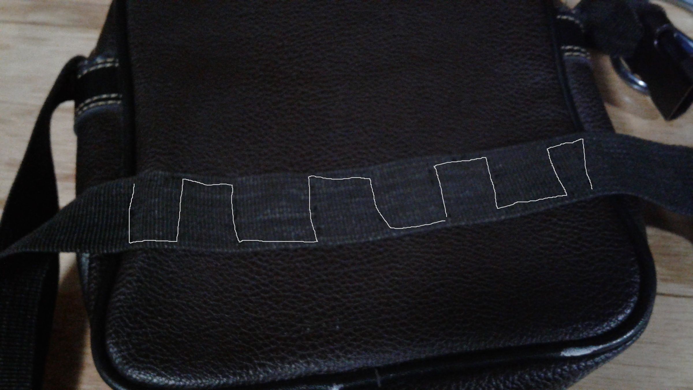 How to Make a Hip/Thigh Bag Out of a Thrift Store Purse 8 Steps (with
