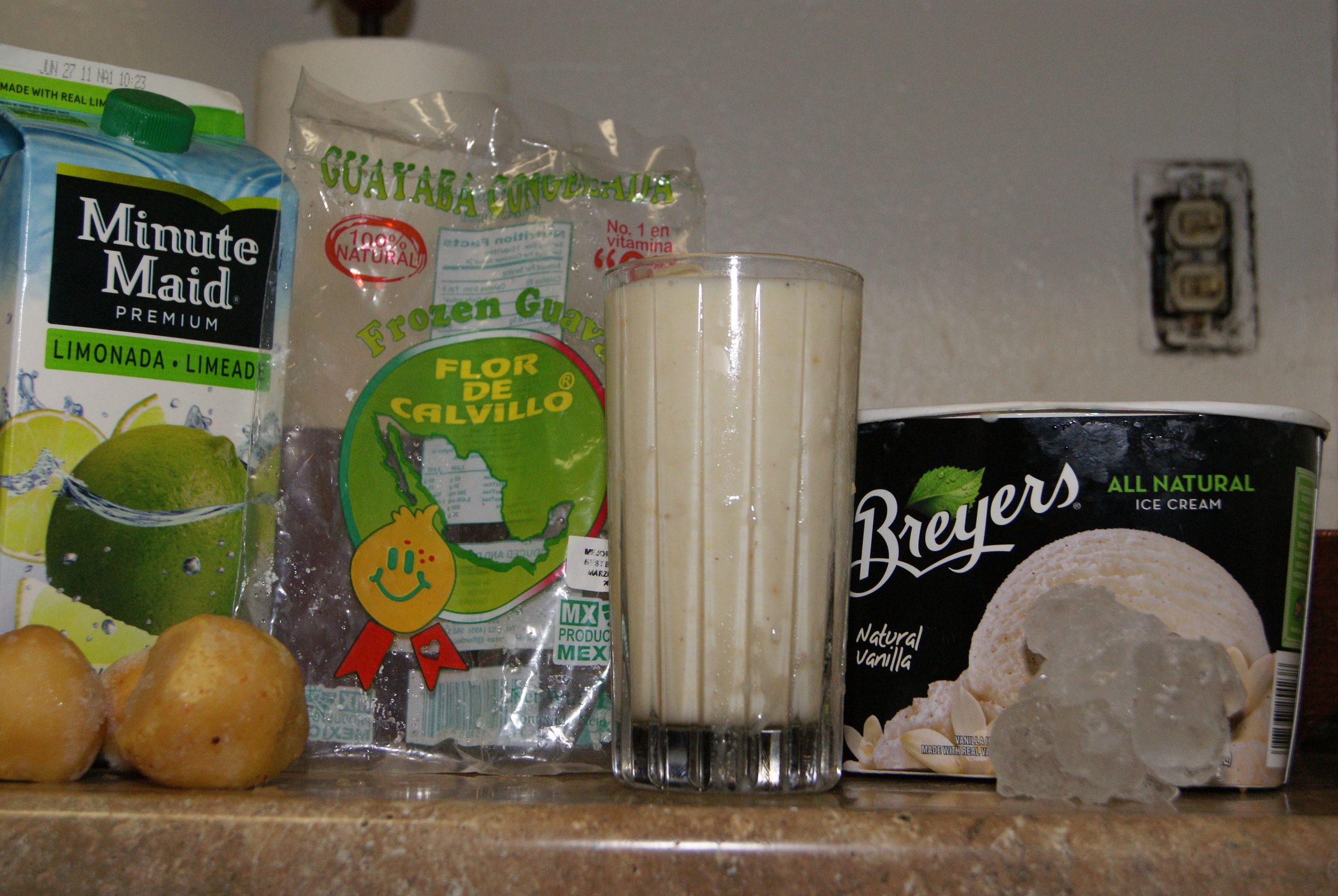 Natural Lime, guava, vanilla smoothie