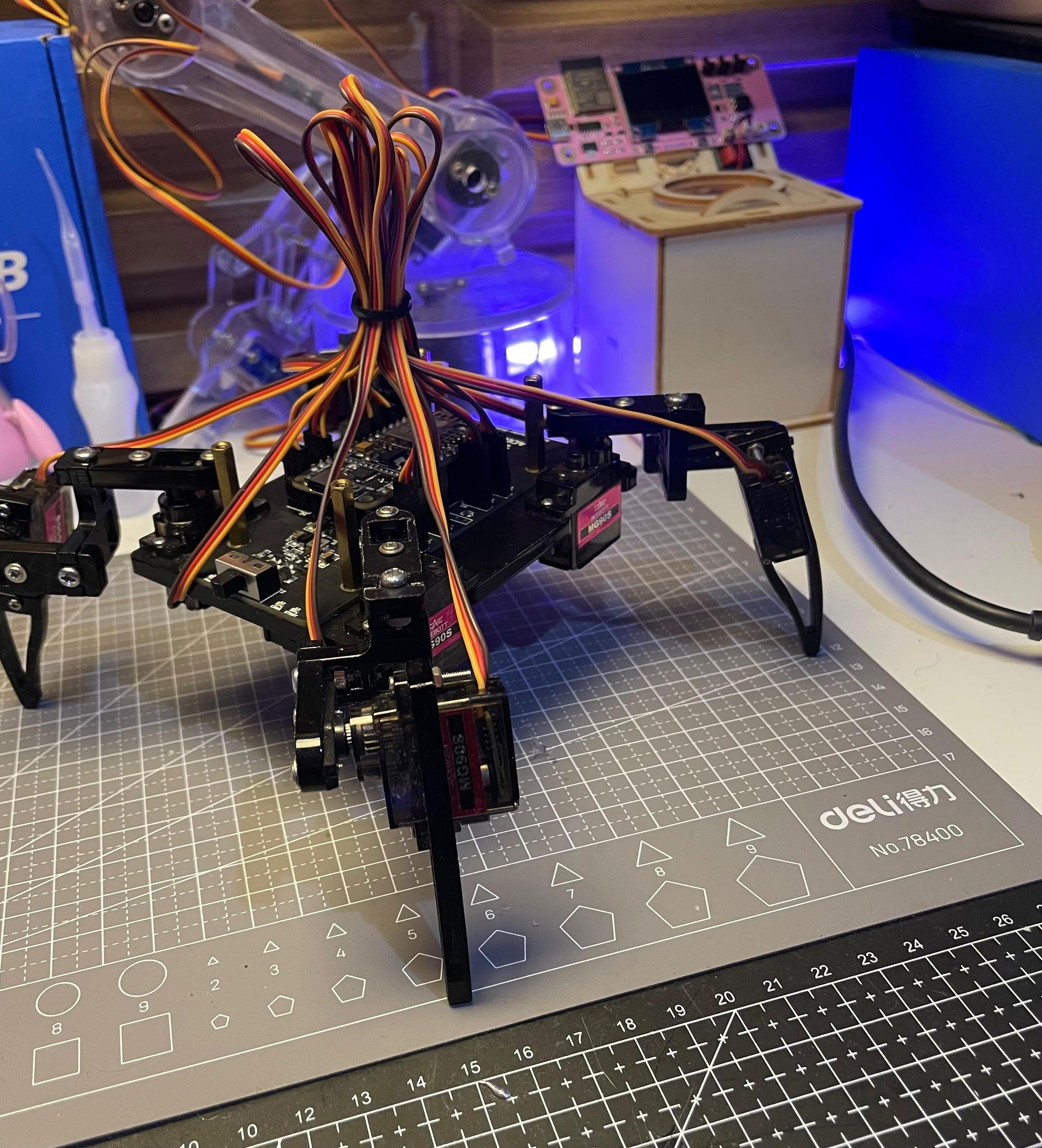 How to Build an 8-servo Spider-like Robot (a Quadruped) Using ACEBOTT