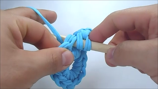 How to Crochet a Six-Petal Flower : 12 Steps (with Pictures ...