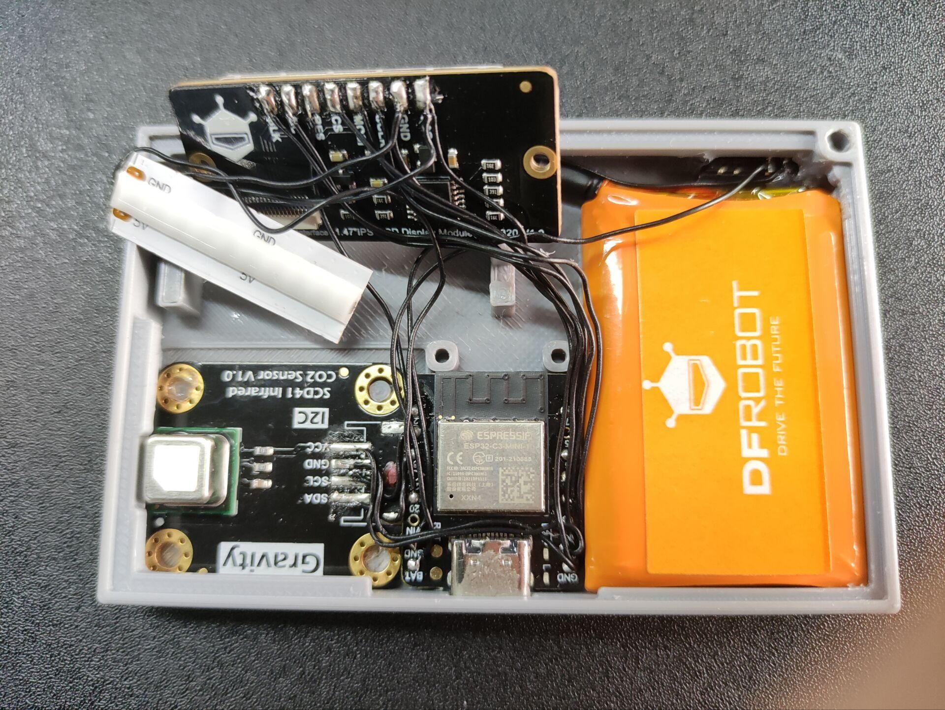 Making a CO2 Concentration Alert Keychain With Infrared SCD41