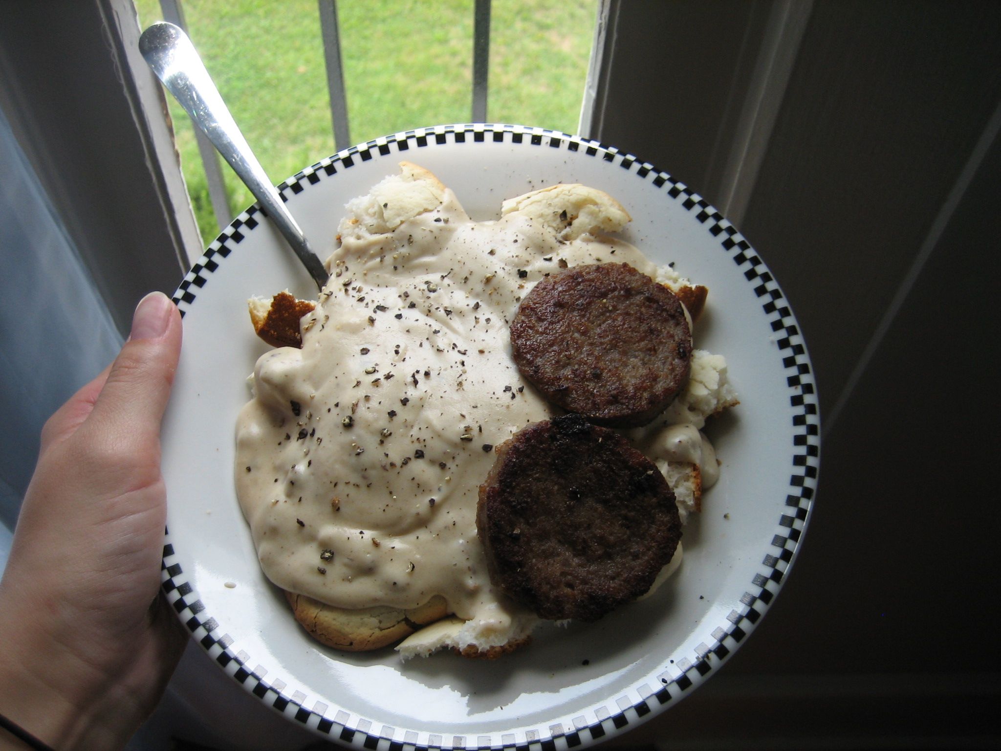Easy Southern Style Biscuits and Gravy! 6 Steps (with Pictures
