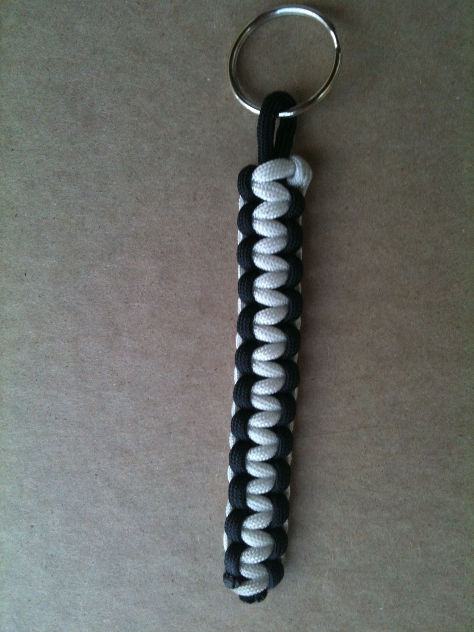 Simple Survival Paracord Lanyard's