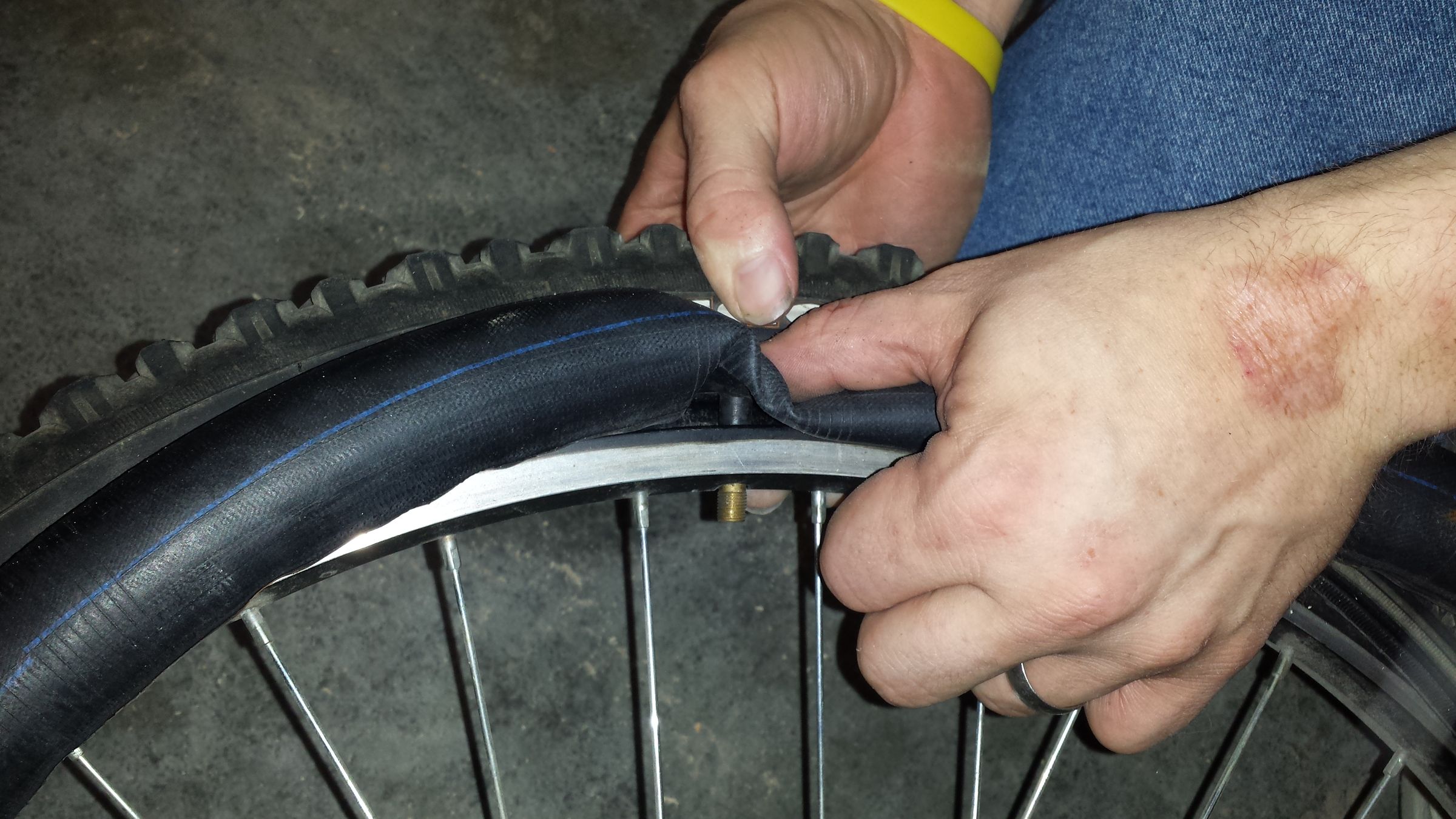 Change a Mountain Bike Tube Without Tools 6 Steps (with Pictures