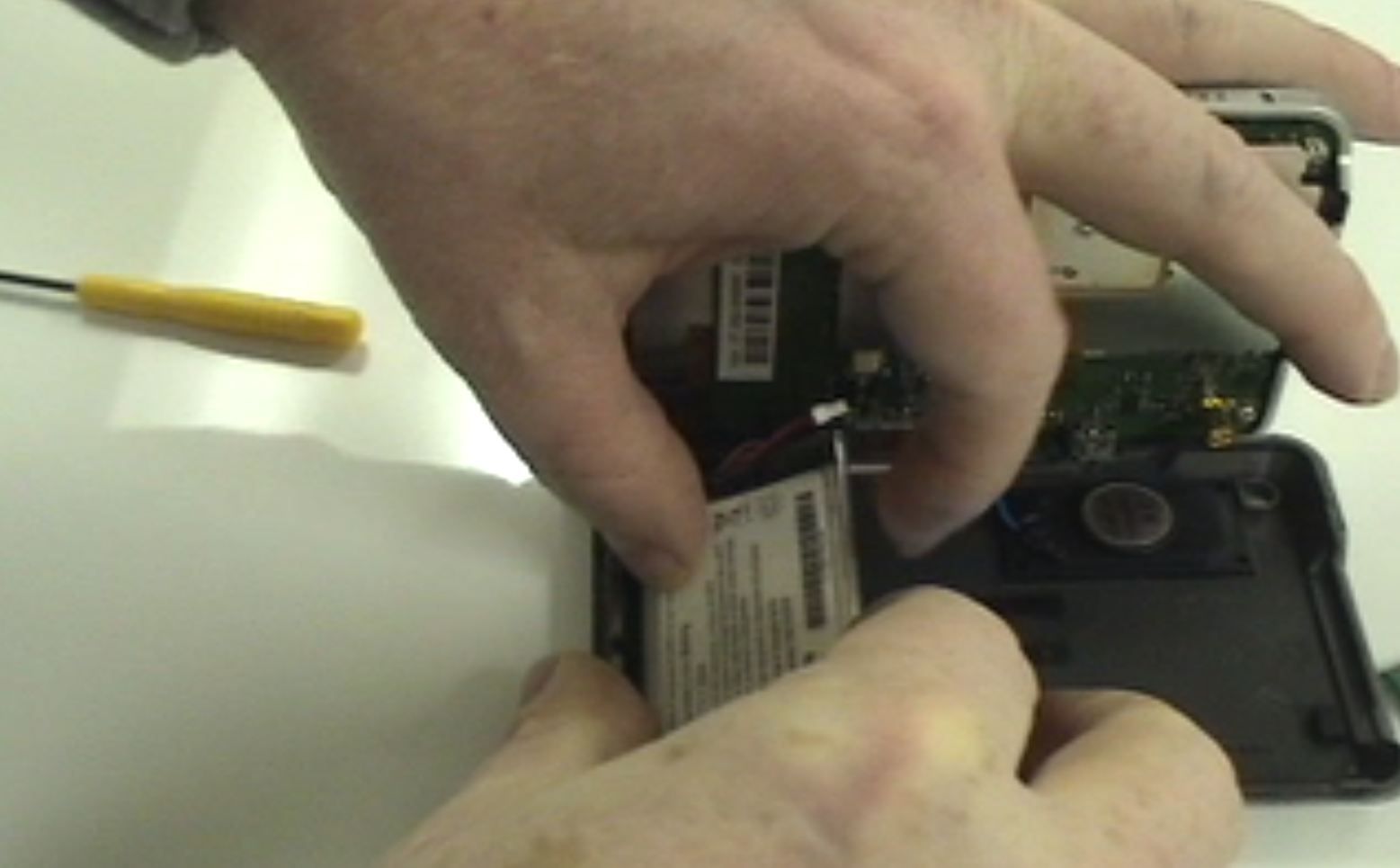 How to Replace Your Garmin Nuvi 750 Battery