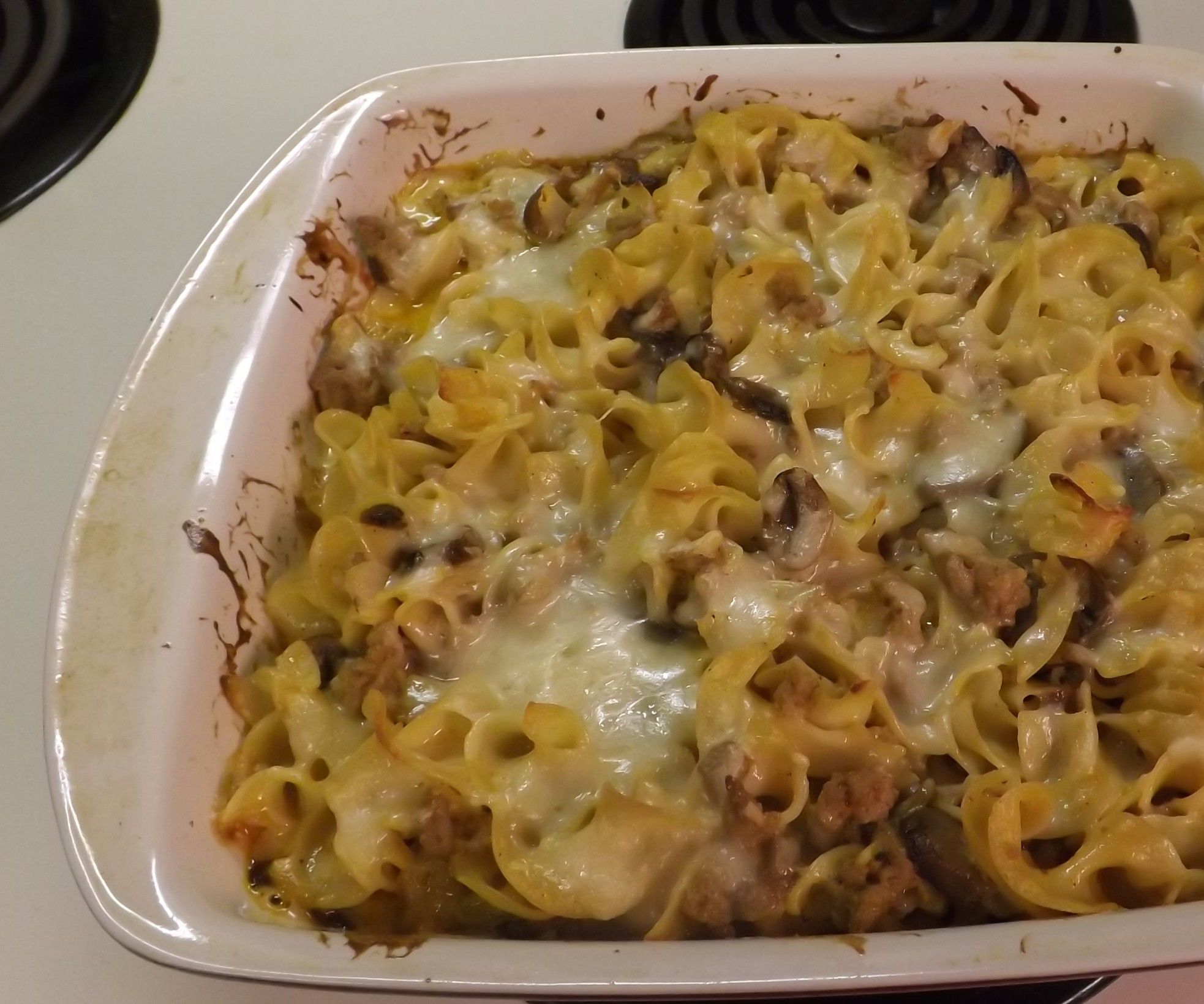CHEESY GROUND TURKEY STROGANOFF 